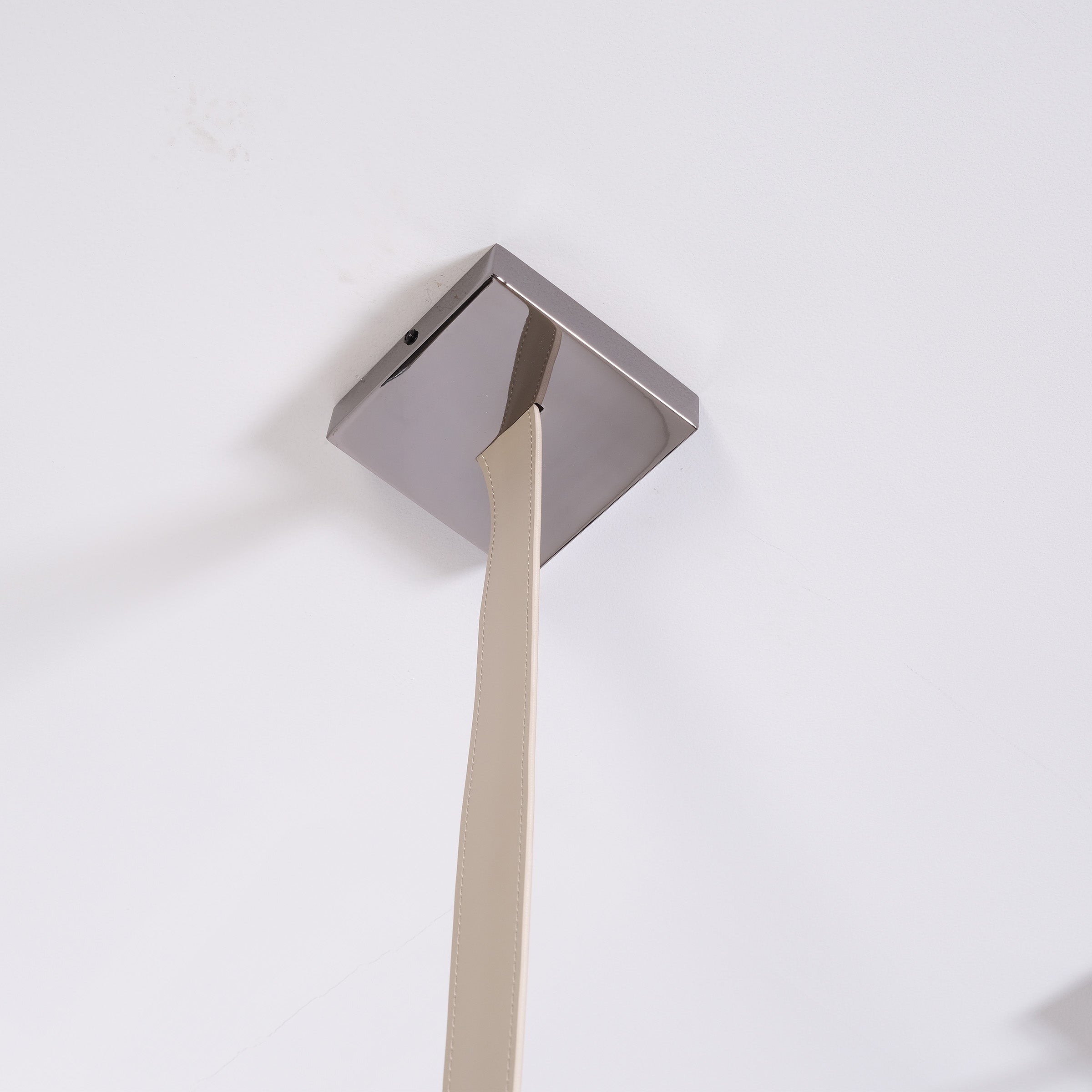 Pre-order 35 Days Delivery Set of 3x Catenary Leather Curve Pendant Lamp CY-DD-1054 - Pendant Lamps - ebarza Furniture UAE | Shop Modern Furniture in Abu Dhabi & Dubai - مفروشات ايبازرا في الامارات | تسوق اثاث عصري وديكورات مميزة في دبي وابوظبي