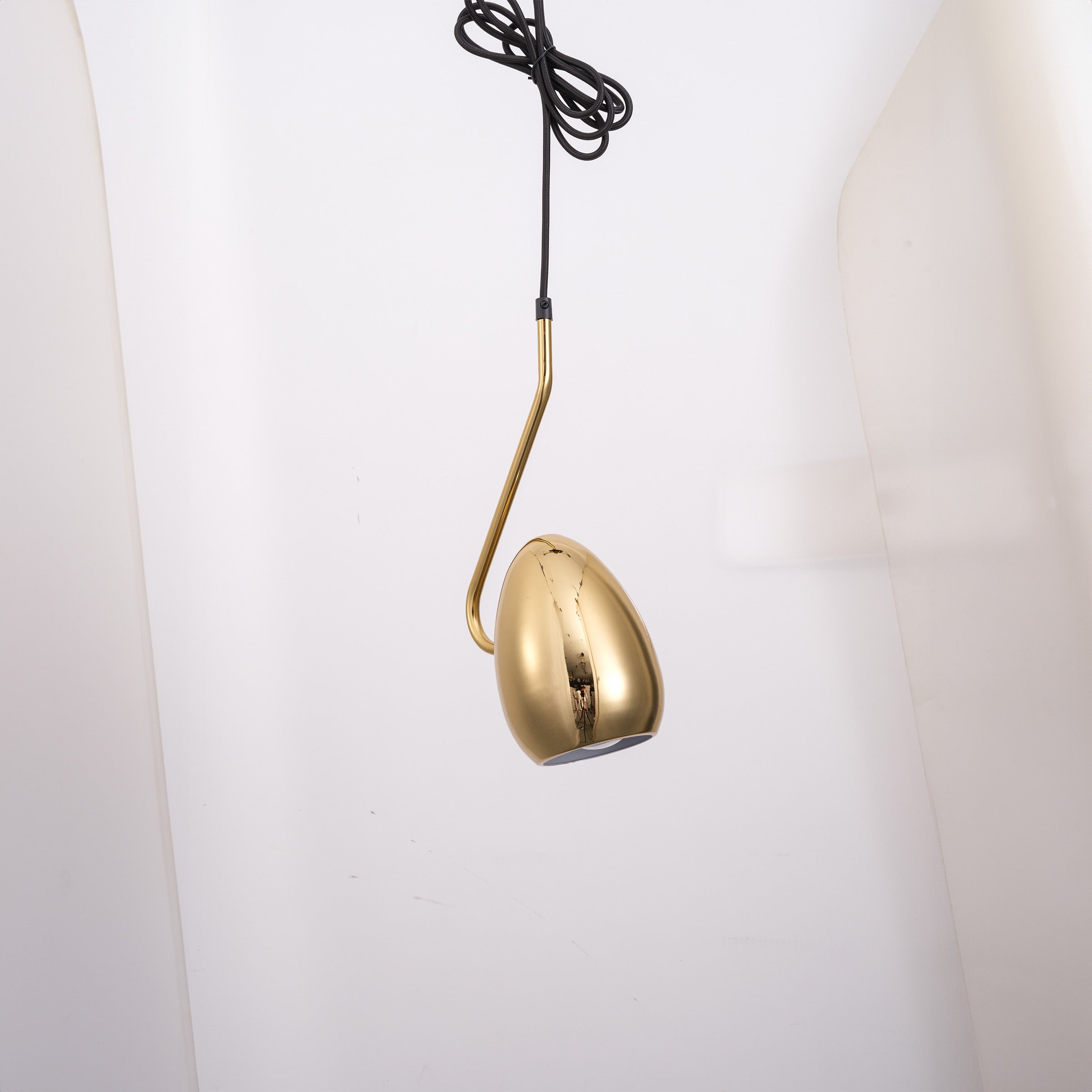 Teardrop Gold Pendant Lamp CY-DD-1062-G - Pendant Lamps - ebarza Furniture UAE | Shop Modern Furniture in Abu Dhabi & Dubai - مفروشات ايبازرا في الامارات | تسوق اثاث عصري وديكورات مميزة في دبي وابوظبي