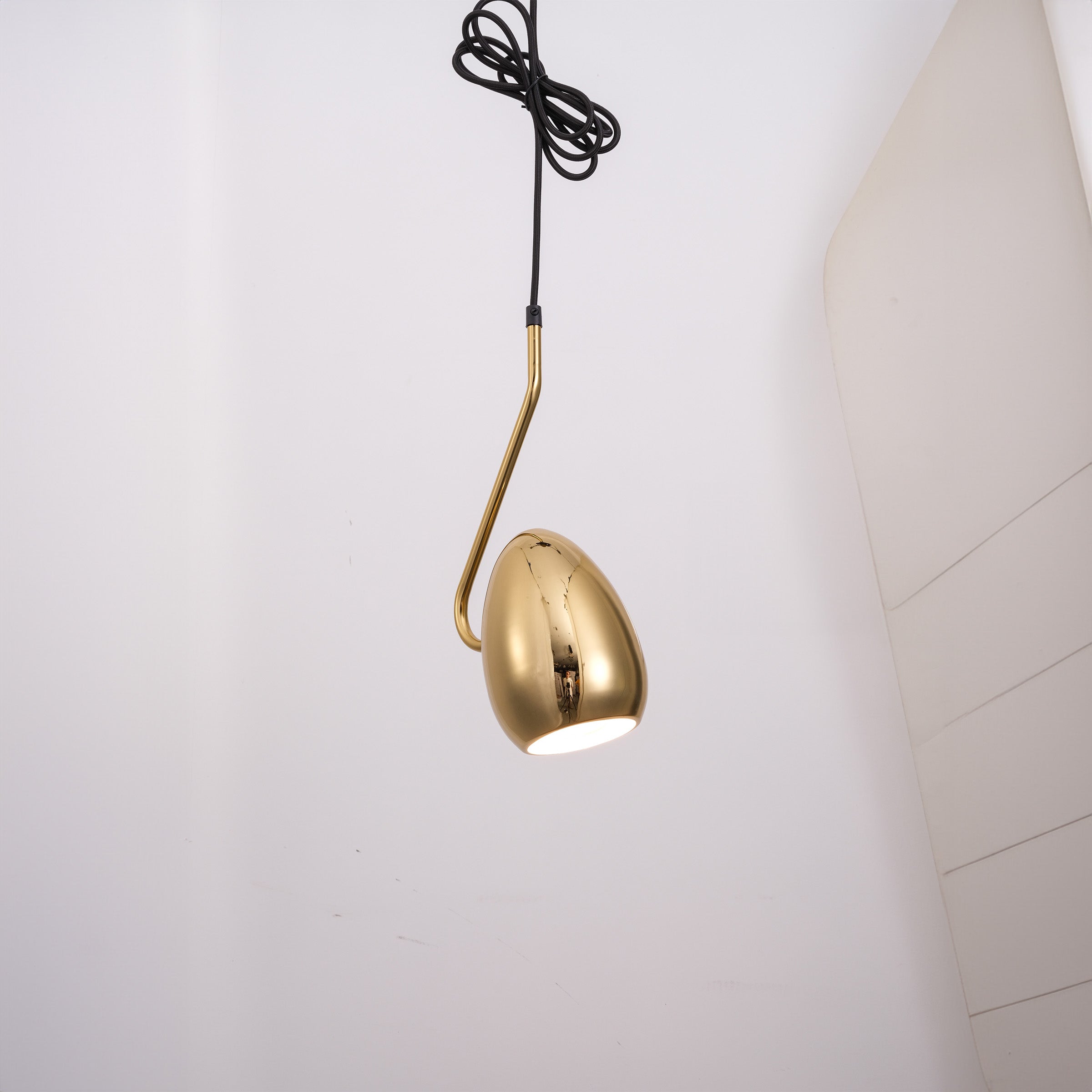 Teardrop Gold Pendant Lamp CY-DD-1062-G - Pendant Lamps - ebarza Furniture UAE | Shop Modern Furniture in Abu Dhabi & Dubai - مفروشات ايبازرا في الامارات | تسوق اثاث عصري وديكورات مميزة في دبي وابوظبي