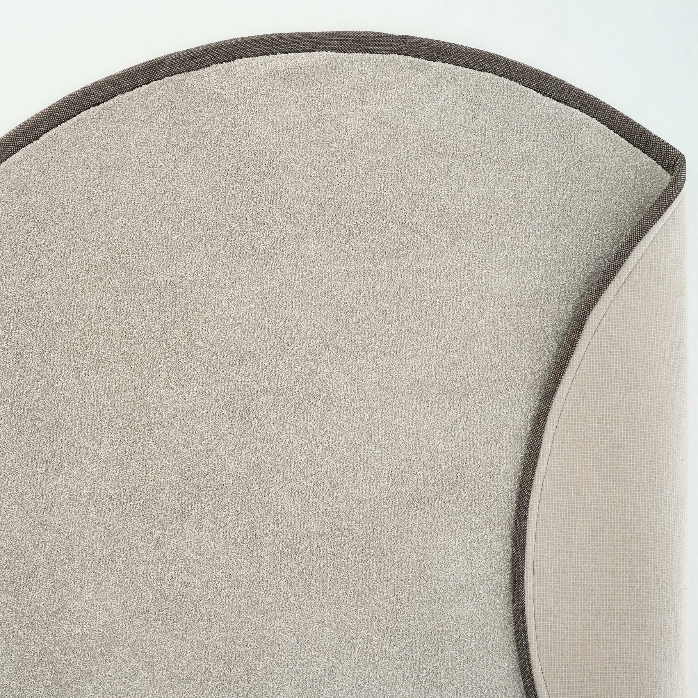 D150 CM BOUNTY 74 MONTEREY Rug 80208 - Rugs - ebarza Furniture UAE | Shop Modern Furniture in Abu Dhabi & Dubai - مفروشات ايبازرا في الامارات | تسوق اثاث عصري وديكورات مميزة في دبي وابوظبي