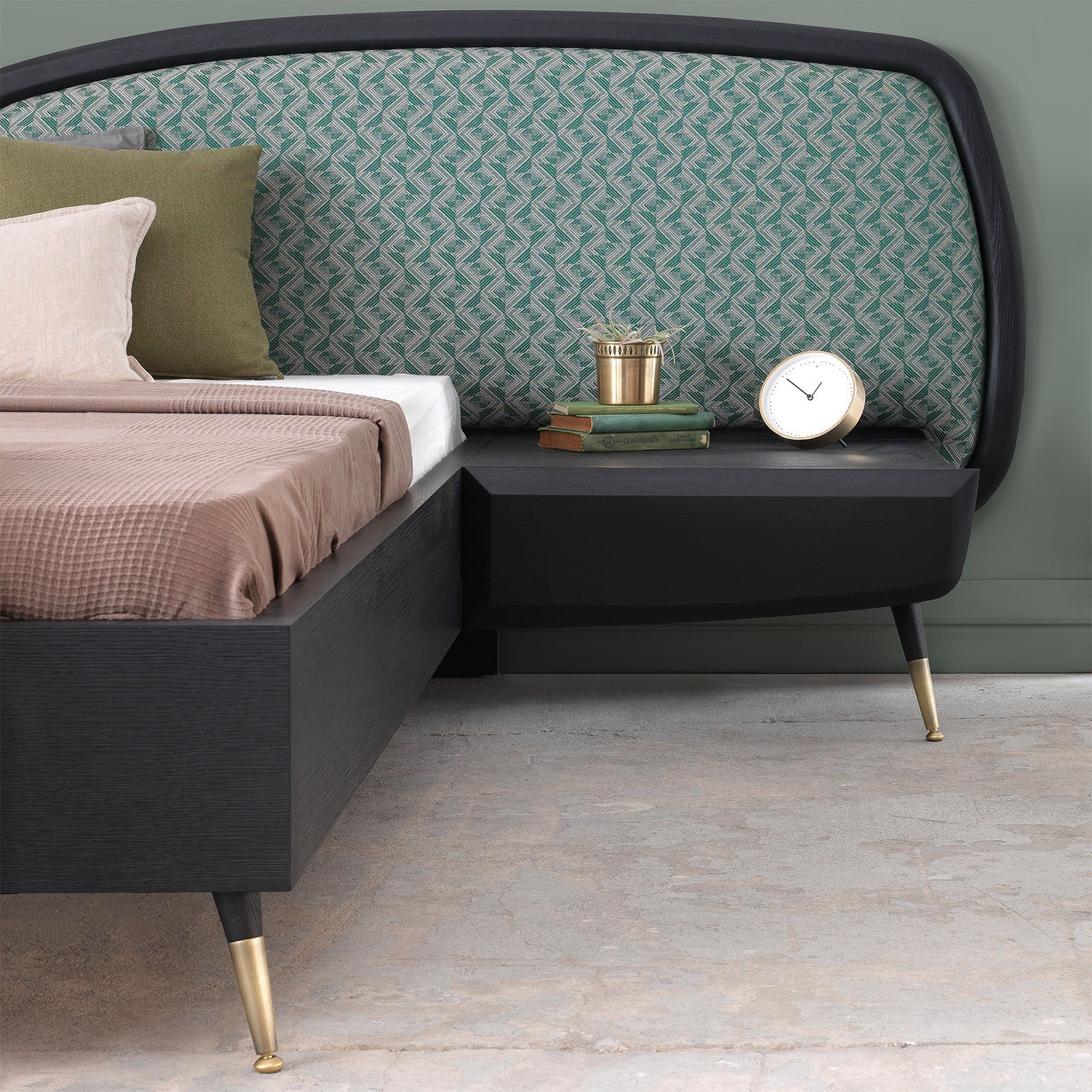 Display Item Bug Bedstead + 2 Nightstand Tables Bug-Bed-Nkaheel - DISPLAY ITEM - ebarza Furniture UAE | Shop Modern Furniture in Abu Dhabi & Dubai - مفروشات ايبازرا في الامارات | تسوق اثاث عصري وديكورات مميزة في دبي وابوظبي