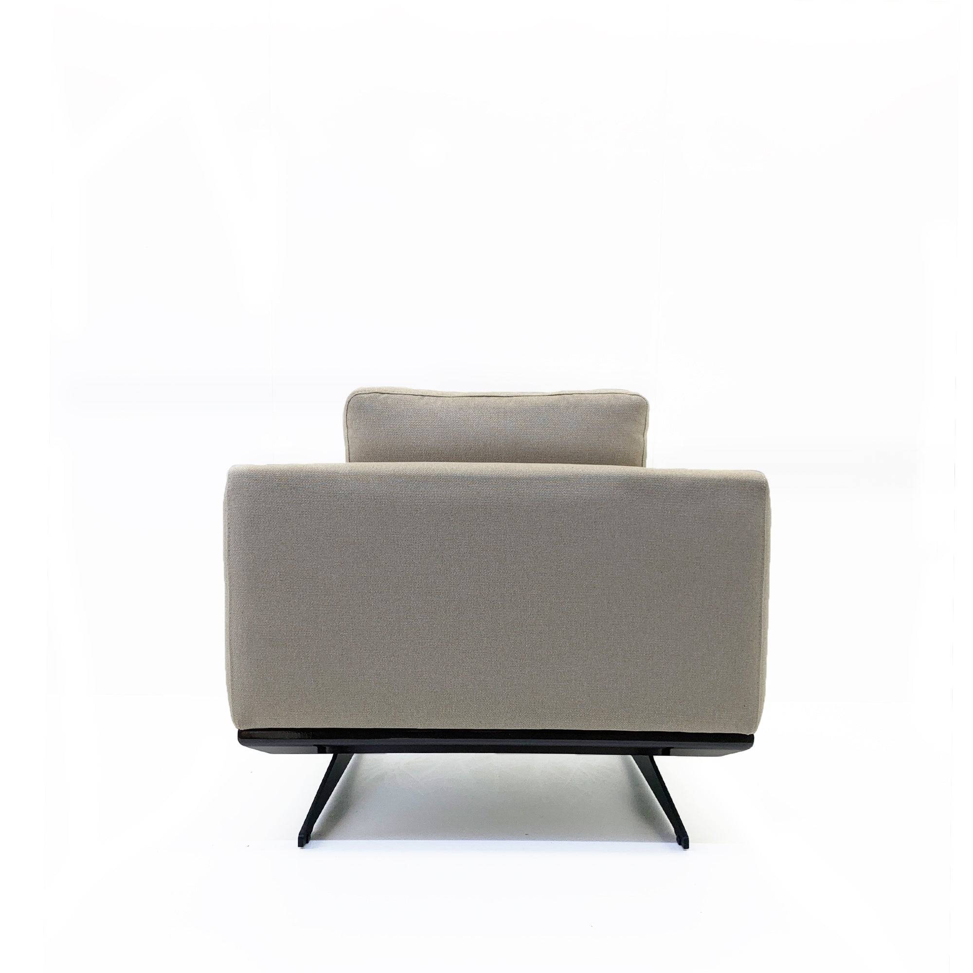 Elegant Armchair Elegant001-Beige - Armchairs - ebarza Furniture UAE | Shop Modern Furniture in Abu Dhabi & Dubai - مفروشات ايبازرا في الامارات | تسوق اثاث عصري وديكورات مميزة في دبي وابوظبي