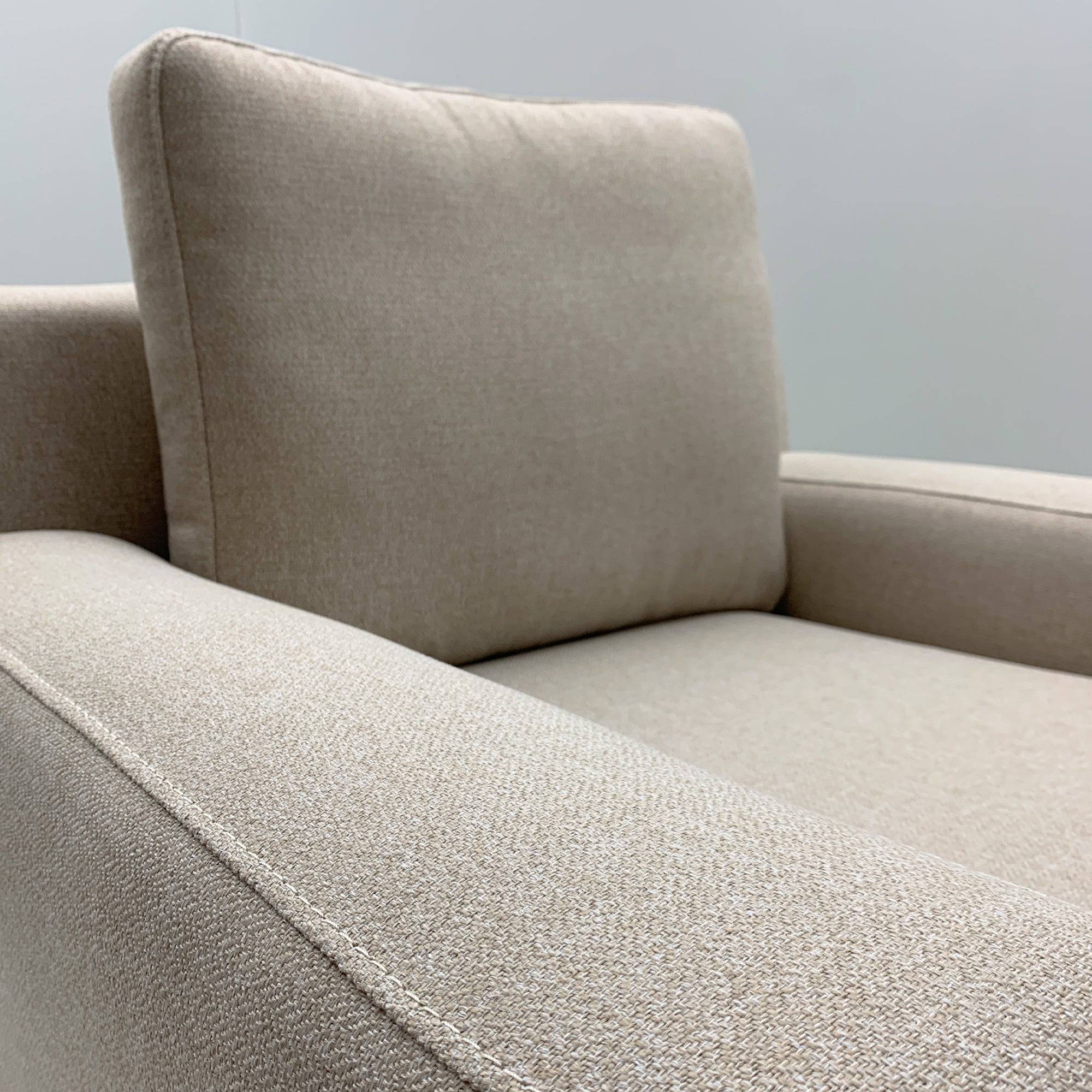 Elegant Armchair Elegant001-Beige - Armchairs - ebarza Furniture UAE | Shop Modern Furniture in Abu Dhabi & Dubai - مفروشات ايبازرا في الامارات | تسوق اثاث عصري وديكورات مميزة في دبي وابوظبي