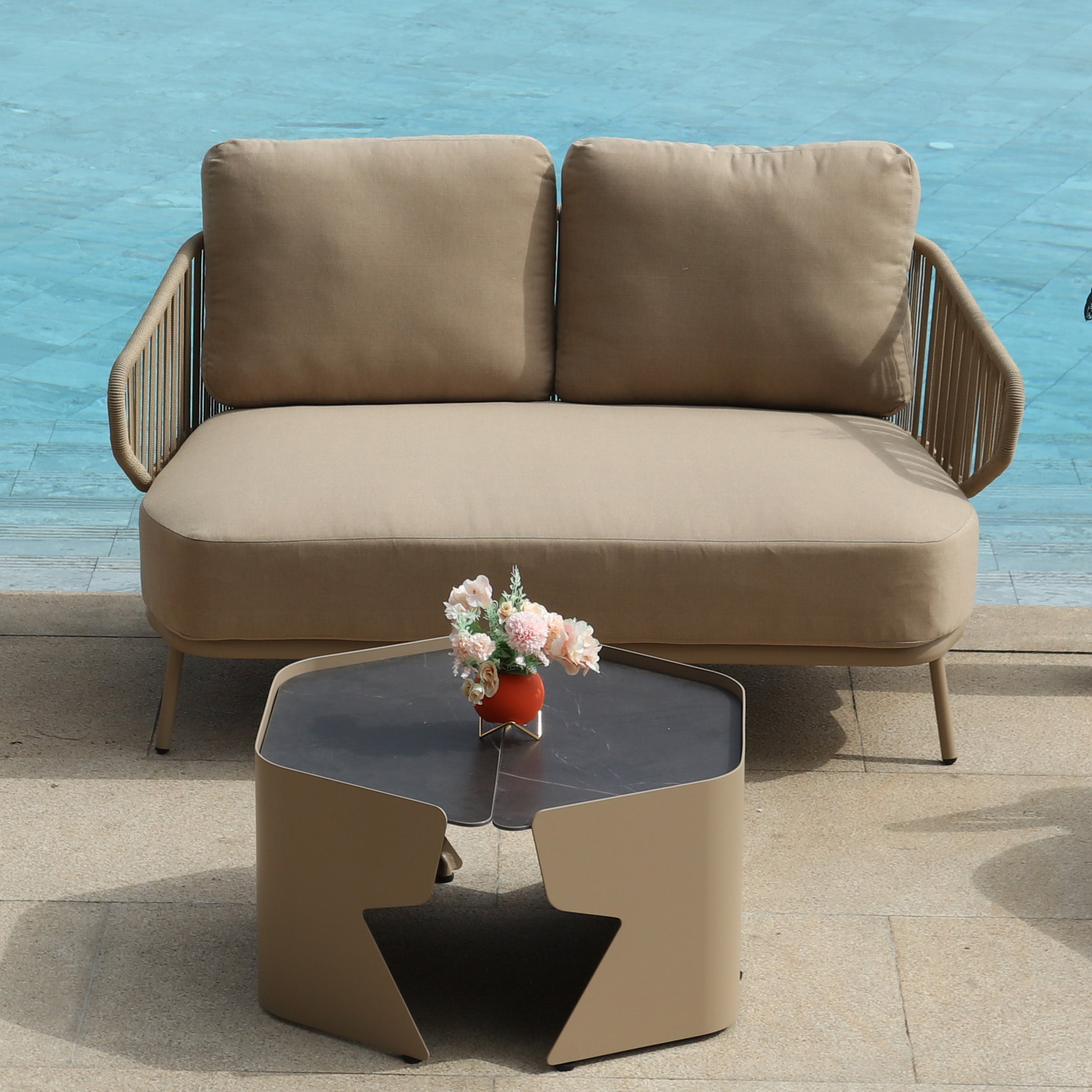 Embrace Outdoor Love 2-Seat Sofa MYX-SOFA1050 - Outdoor Sofas - ebarza Furniture UAE | Shop Modern Furniture in Abu Dhabi & Dubai - مفروشات ايبازرا في الامارات | تسوق اثاث عصري وديكورات مميزة في دبي وابوظبي