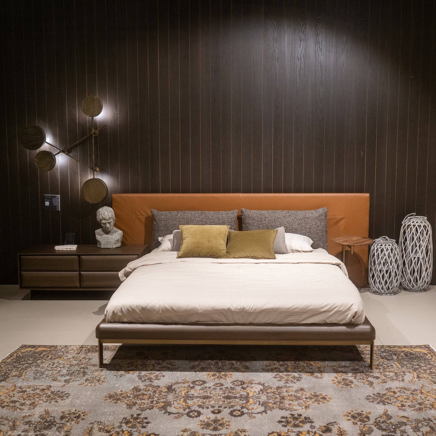 Display Item - Era King Size Bedstead Era-Bed Nakheel - DISPLAY ITEM - ebarza Furniture UAE | Shop Modern Furniture in Abu Dhabi & Dubai - مفروشات ايبازرا في الامارات | تسوق اثاث عصري وديكورات مميزة في دبي وابوظبي