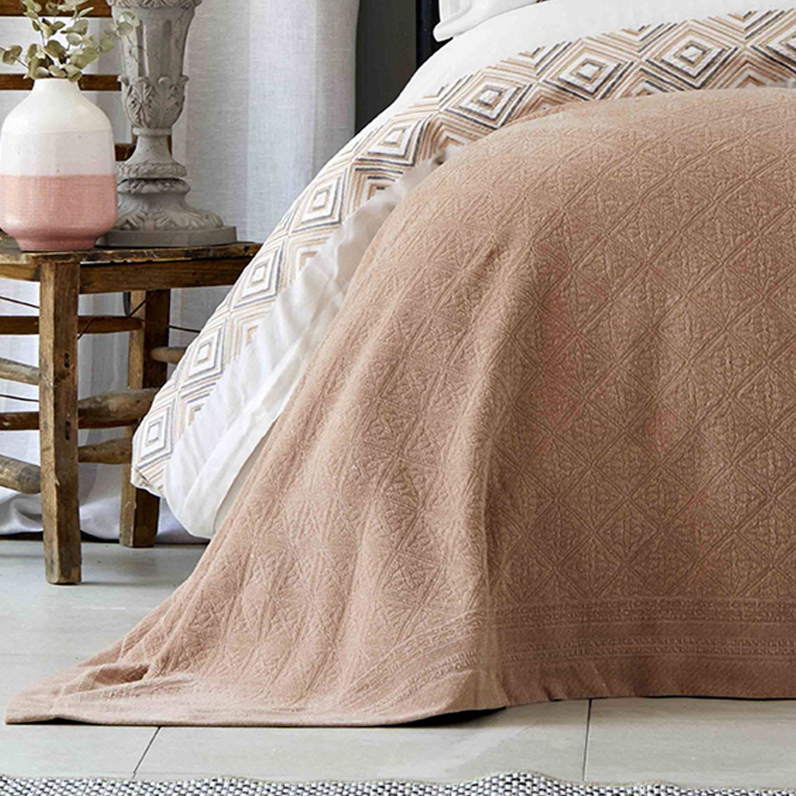 Estrella Blush Set 200.13.01.0275 - Bedding - ebarza Furniture UAE | Shop Modern Furniture in Abu Dhabi & Dubai - مفروشات ايبازرا في الامارات | تسوق اثاث عصري وديكورات مميزة في دبي وابوظبي