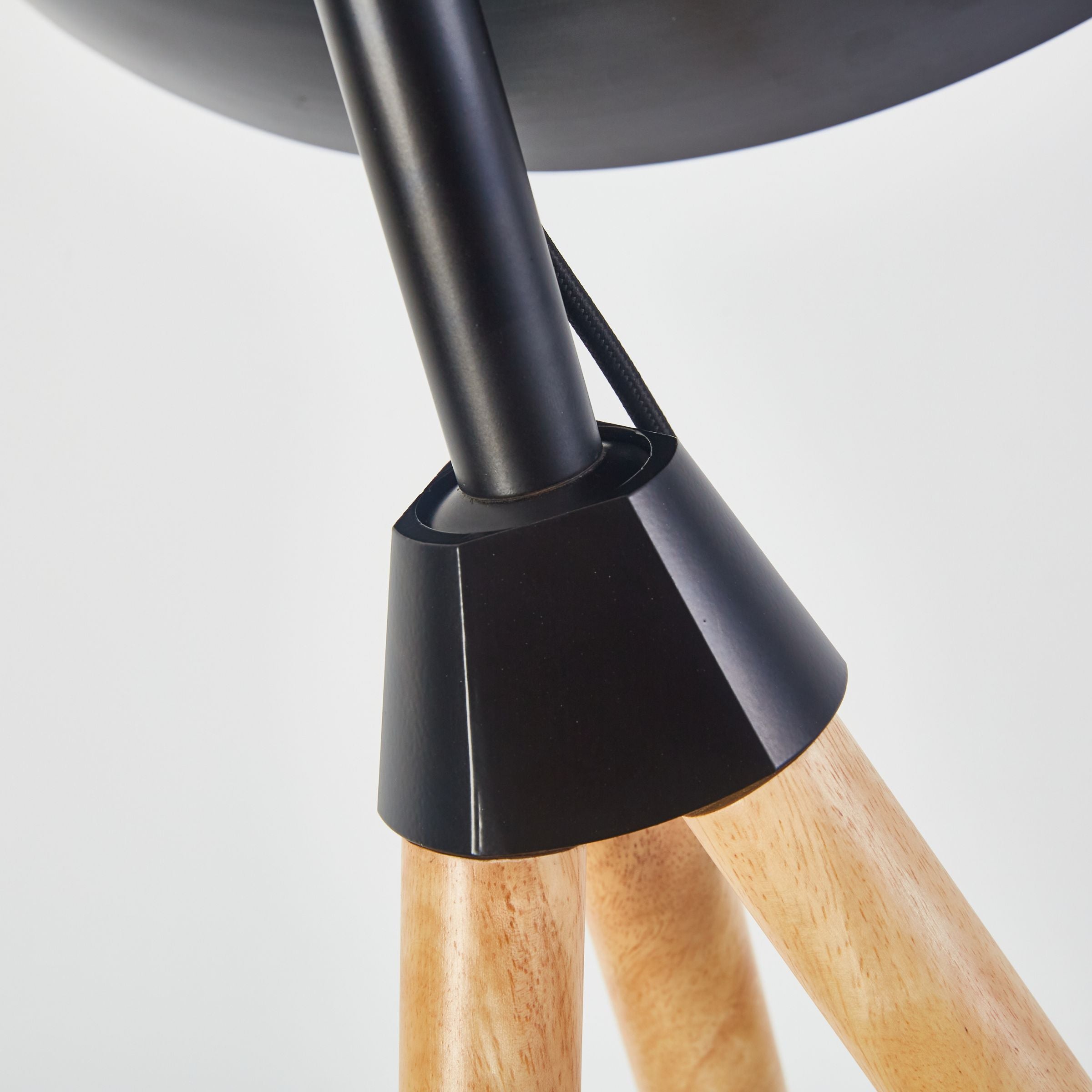 Fame Wooden Floor Lamp CY-LTD-1007 - Floor Lamps - ebarza Furniture UAE | Shop Modern Furniture in Abu Dhabi & Dubai - مفروشات ايبازرا في الامارات | تسوق اثاث عصري وديكورات مميزة في دبي وابوظبي