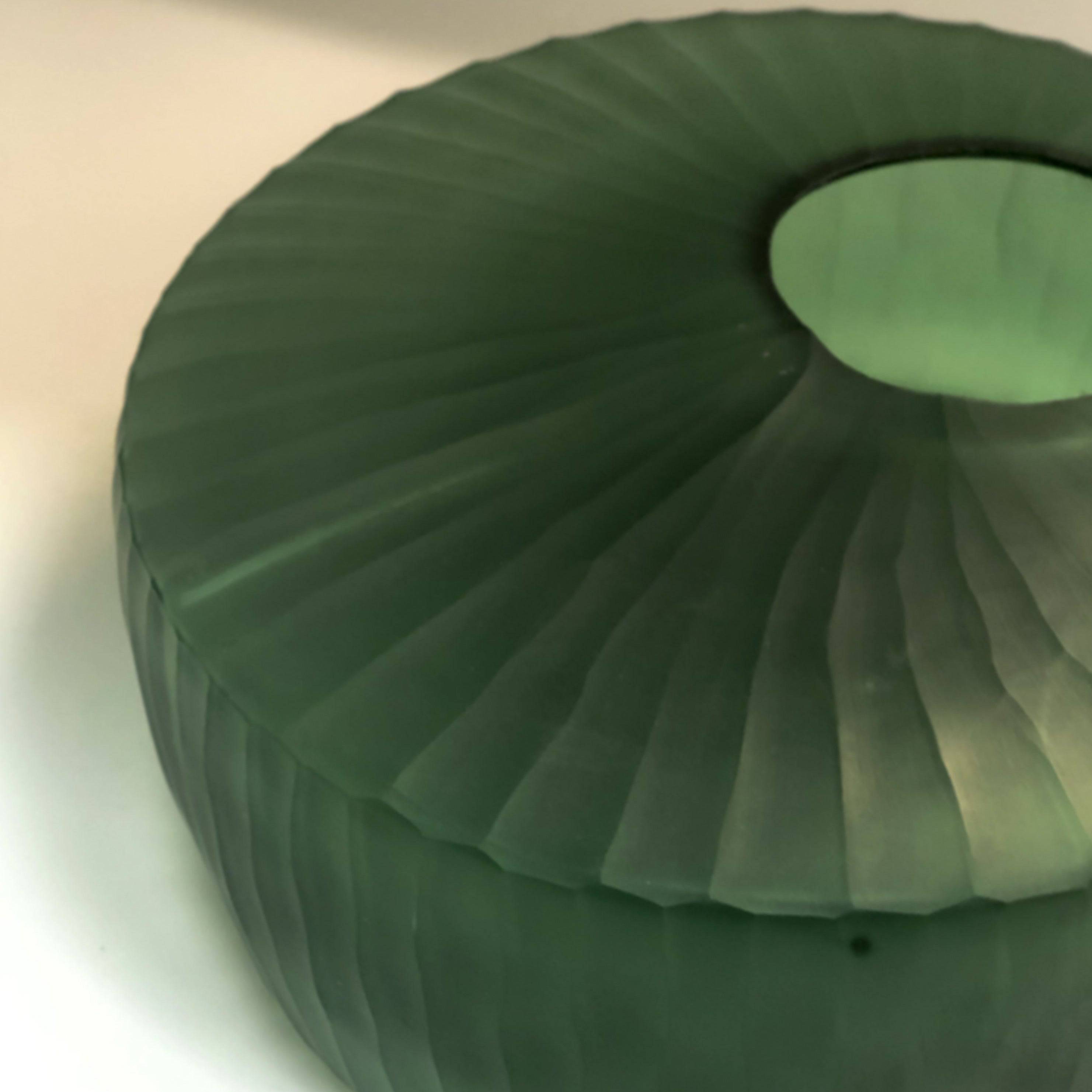 Handmade Balloton Glass Vase 15209-105-Green - Vases - ebarza Furniture UAE | Shop Modern Furniture in Abu Dhabi & Dubai - مفروشات ايبازرا في الامارات | تسوق اثاث عصري وديكورات مميزة في دبي وابوظبي