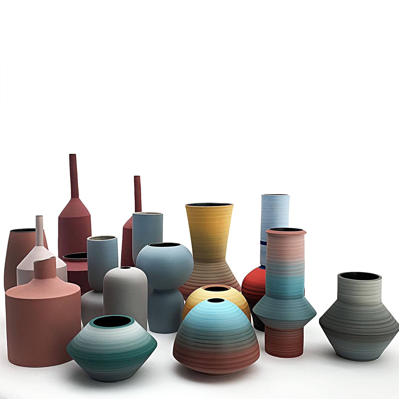 Handmade Ceramic Vase 19250-M-C24 - Vases - ebarza Furniture UAE | Shop Modern Furniture in Abu Dhabi & Dubai - مفروشات ايبازرا في الامارات | تسوق اثاث عصري وديكورات مميزة في دبي وابوظبي