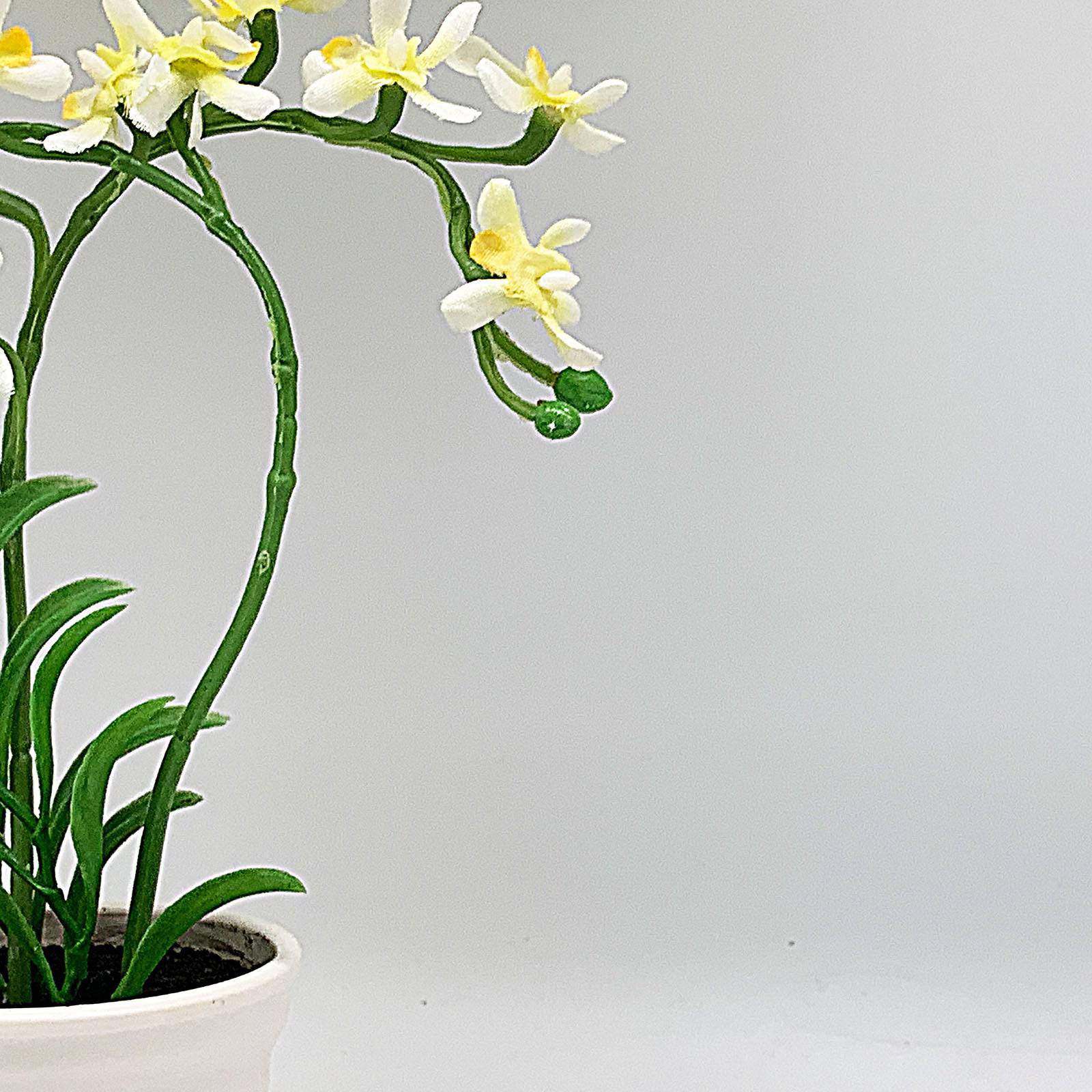 Handmade Decorative Artificial Plant+Planter Pot P00676 Wh - Planter Boxes - ebarza Furniture UAE | Shop Modern Furniture in Abu Dhabi & Dubai - مفروشات ايبازرا في الامارات | تسوق اثاث عصري وديكورات مميزة في دبي وابوظبي