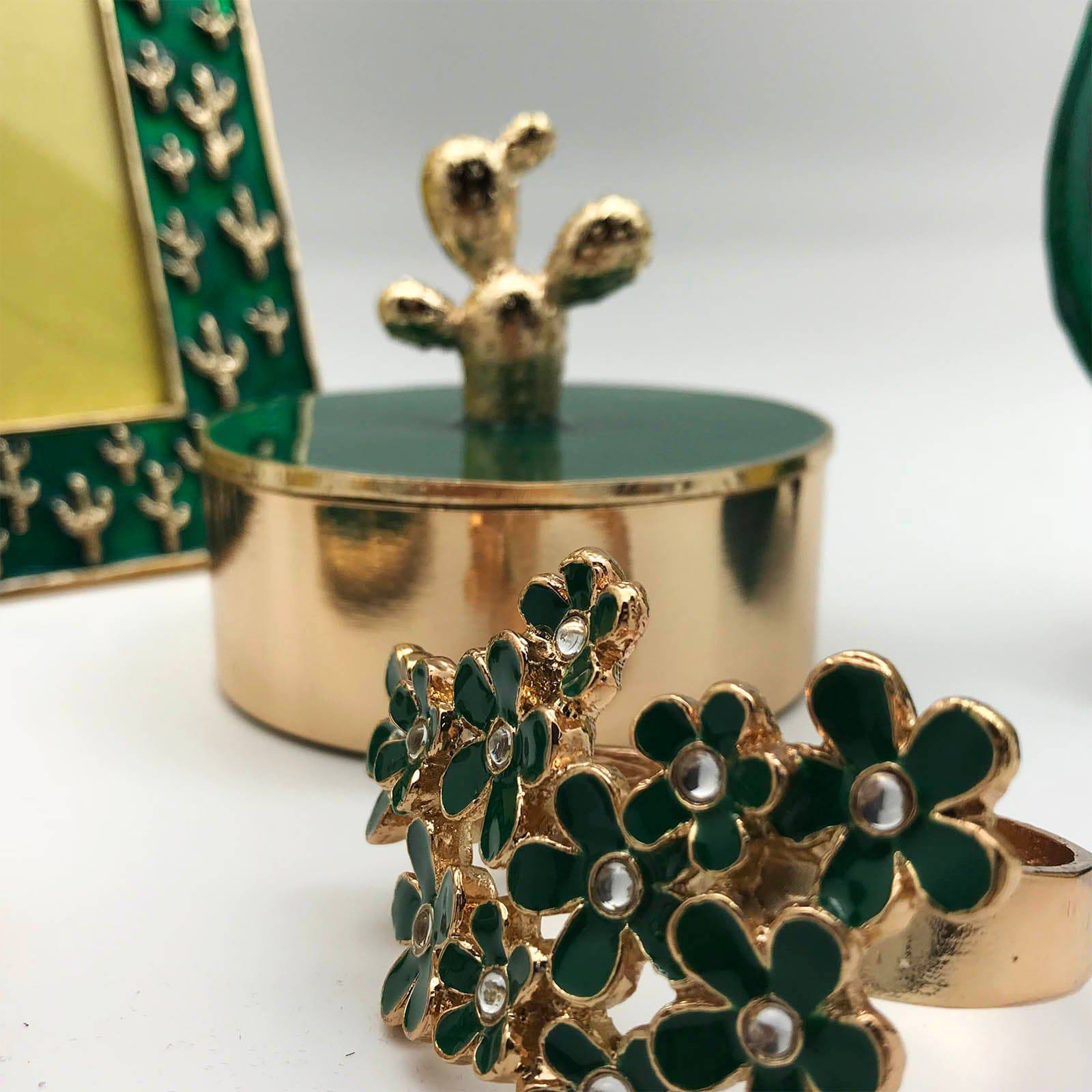 Handmade Zinc Photo Frame Arezona 42137-23Bga4 - Photo Frames - ebarza Furniture UAE | Shop Modern Furniture in Abu Dhabi & Dubai - مفروشات ايبازرا في الامارات | تسوق اثاث عصري وديكورات مميزة في دبي وابوظبي