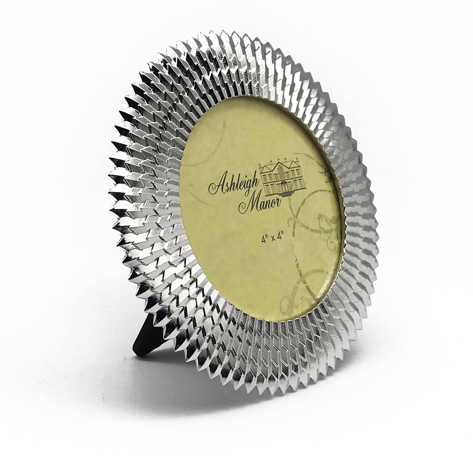 Handmade Zinc Photo Frame Chrome 40511-57A000 - Photo Frames - ebarza Furniture UAE | Shop Modern Furniture in Abu Dhabi & Dubai - مفروشات ايبازرا في الامارات | تسوق اثاث عصري وديكورات مميزة في دبي وابوظبي