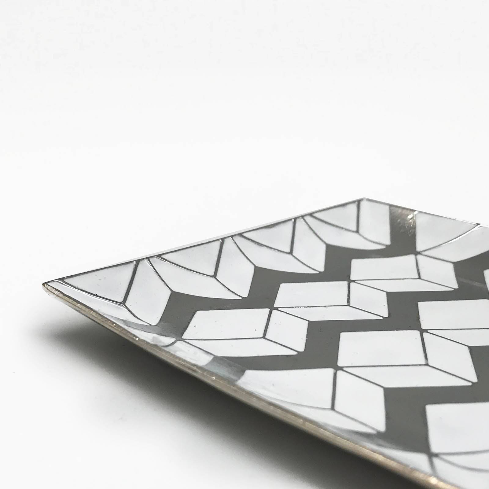 Handmade Zinc Plate/Ashtray Chrome 48134A000 - Trays - ebarza Furniture UAE | Shop Modern Furniture in Abu Dhabi & Dubai - مفروشات ايبازرا في الامارات | تسوق اثاث عصري وديكورات مميزة في دبي وابوظبي