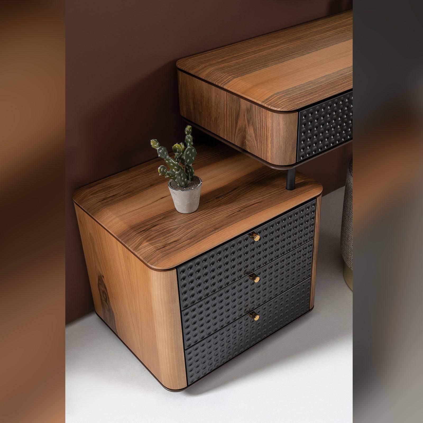 Display Item - Julia Dresser And Mirror Layla-Dresser-YAS - DISPLAY ITEM - ebarza Furniture UAE | Shop Modern Furniture in Abu Dhabi & Dubai - مفروشات ايبازرا في الامارات | تسوق اثاث عصري وديكورات مميزة في دبي وابوظبي