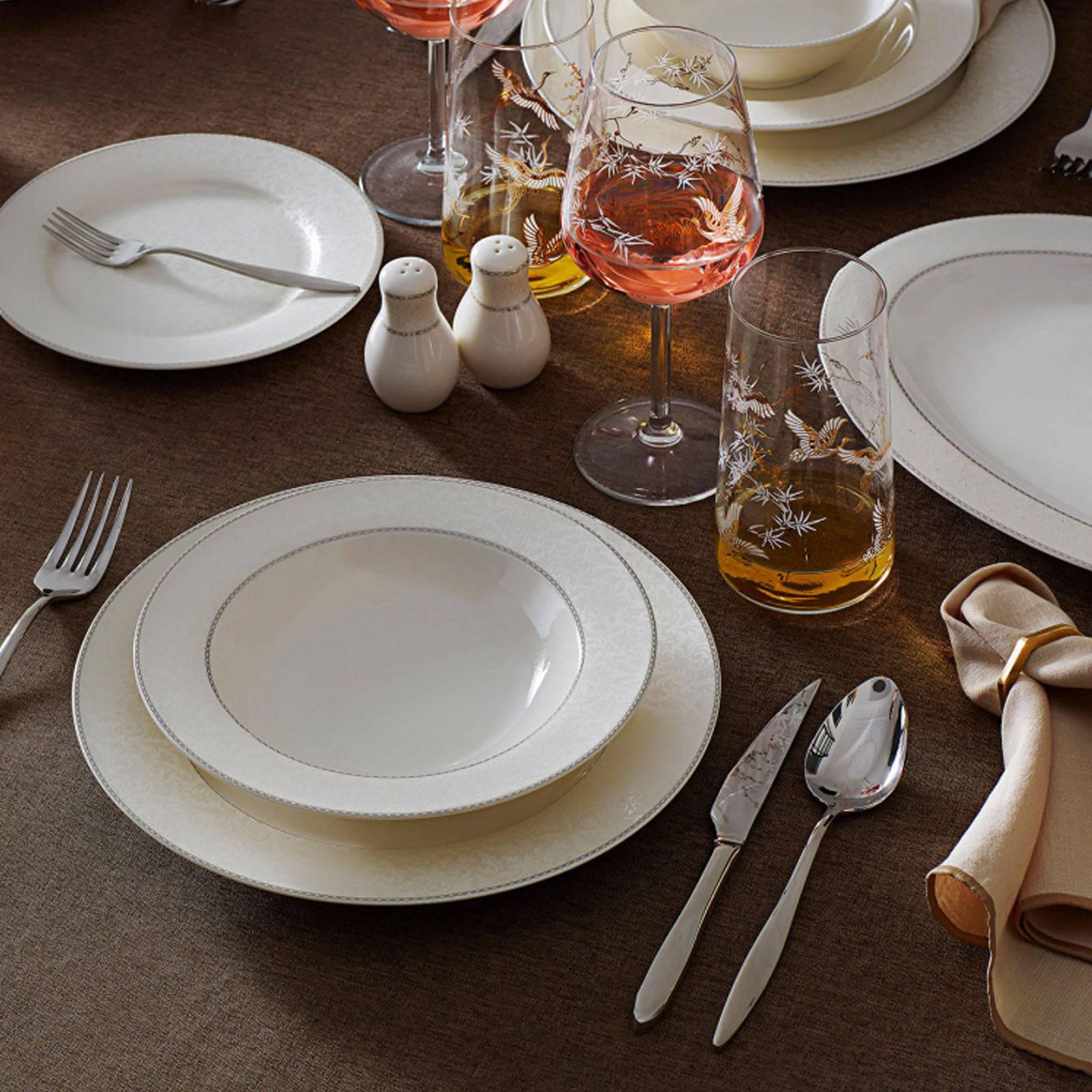 Karaca Albertina Gold 6-Person Dinner Set 153.03.07.9991 - Dinnerware Sets - ebarza Furniture UAE | Shop Modern Furniture in Abu Dhabi & Dubai - مفروشات ايبازرا في الامارات | تسوق اثاث عصري وديكورات مميزة في دبي وابوظبي