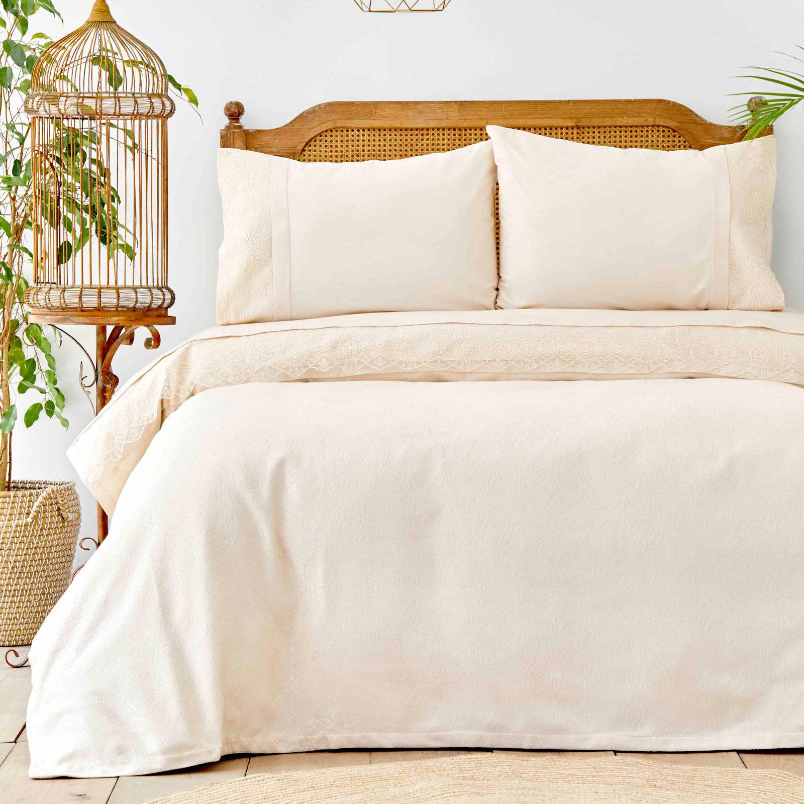 Karaca Home Cynthia Beige Lace Cotton Private Double Pique Set 200.16.01.0392 - Bedding - ebarza Furniture UAE | Shop Modern Furniture in Abu Dhabi & Dubai - مفروشات ايبازرا في الامارات | تسوق اثاث عصري وديكورات مميزة في دبي وابوظبي