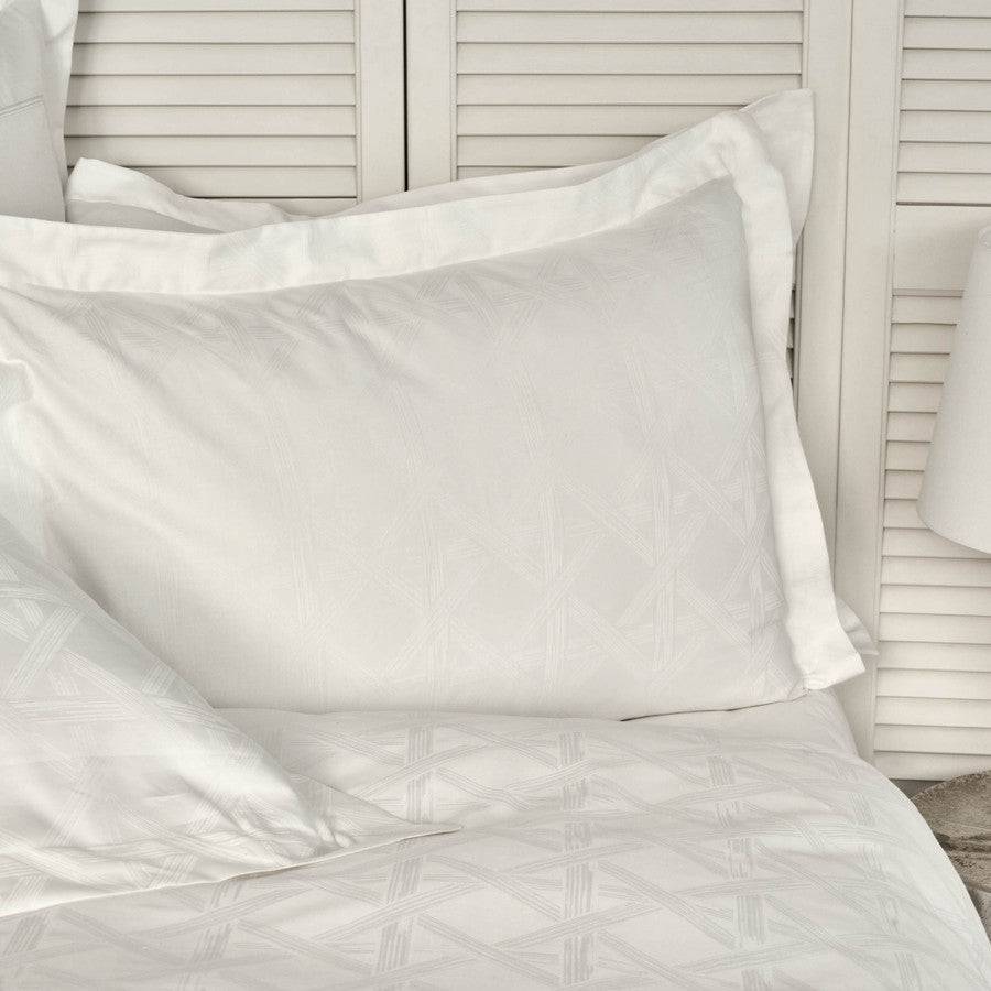 Karaca Home White Colletion Santino 100% Cotton Double Duvet Cover Set 200.18.01.0650 - Bedding - ebarza Furniture UAE | Shop Modern Furniture in Abu Dhabi & Dubai - مفروشات ايبازرا في الامارات | تسوق اثاث عصري وديكورات مميزة في دبي وابوظبي