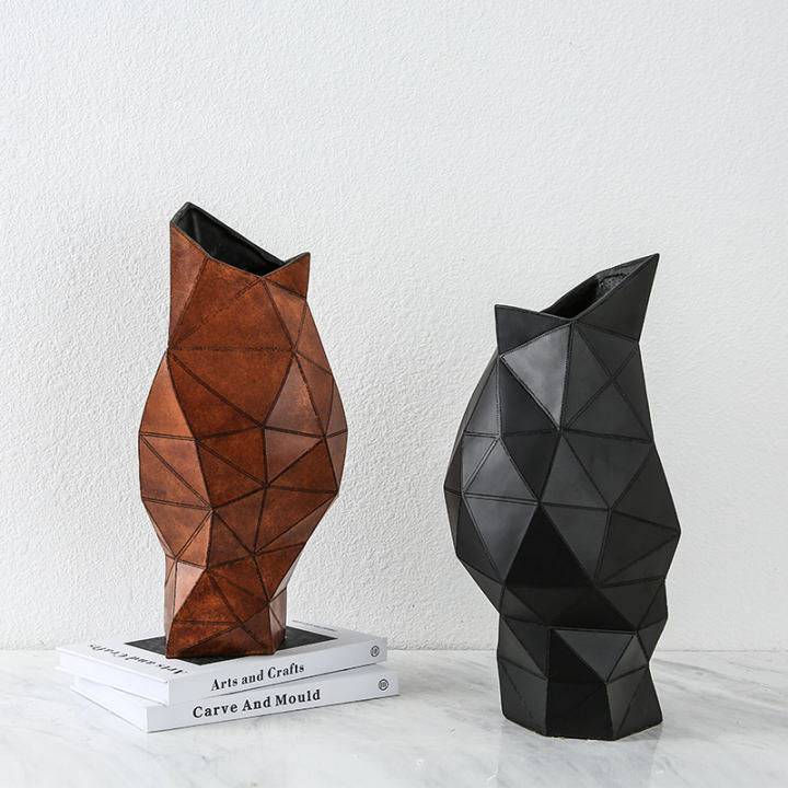 Leather Vase - Brown Fc-Sz2122B - Vases - ebarza Furniture UAE | Shop Modern Furniture in Abu Dhabi & Dubai - مفروشات ايبازرا في الامارات | تسوق اثاث عصري وديكورات مميزة في دبي وابوظبي