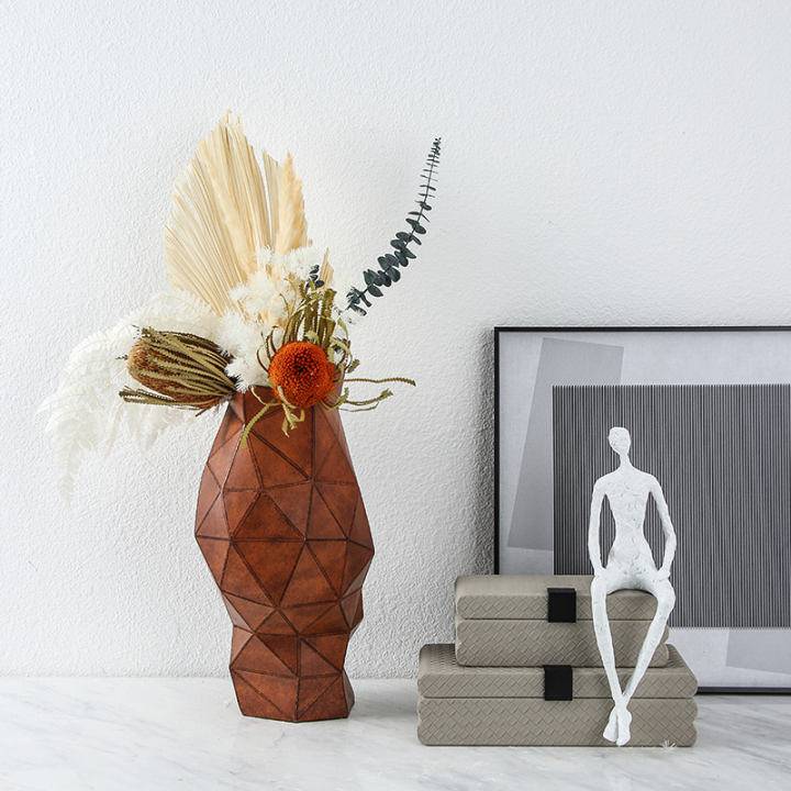 Leather Vase - Brown Fc-Sz2122B - Vases - ebarza Furniture UAE | Shop Modern Furniture in Abu Dhabi & Dubai - مفروشات ايبازرا في الامارات | تسوق اثاث عصري وديكورات مميزة في دبي وابوظبي