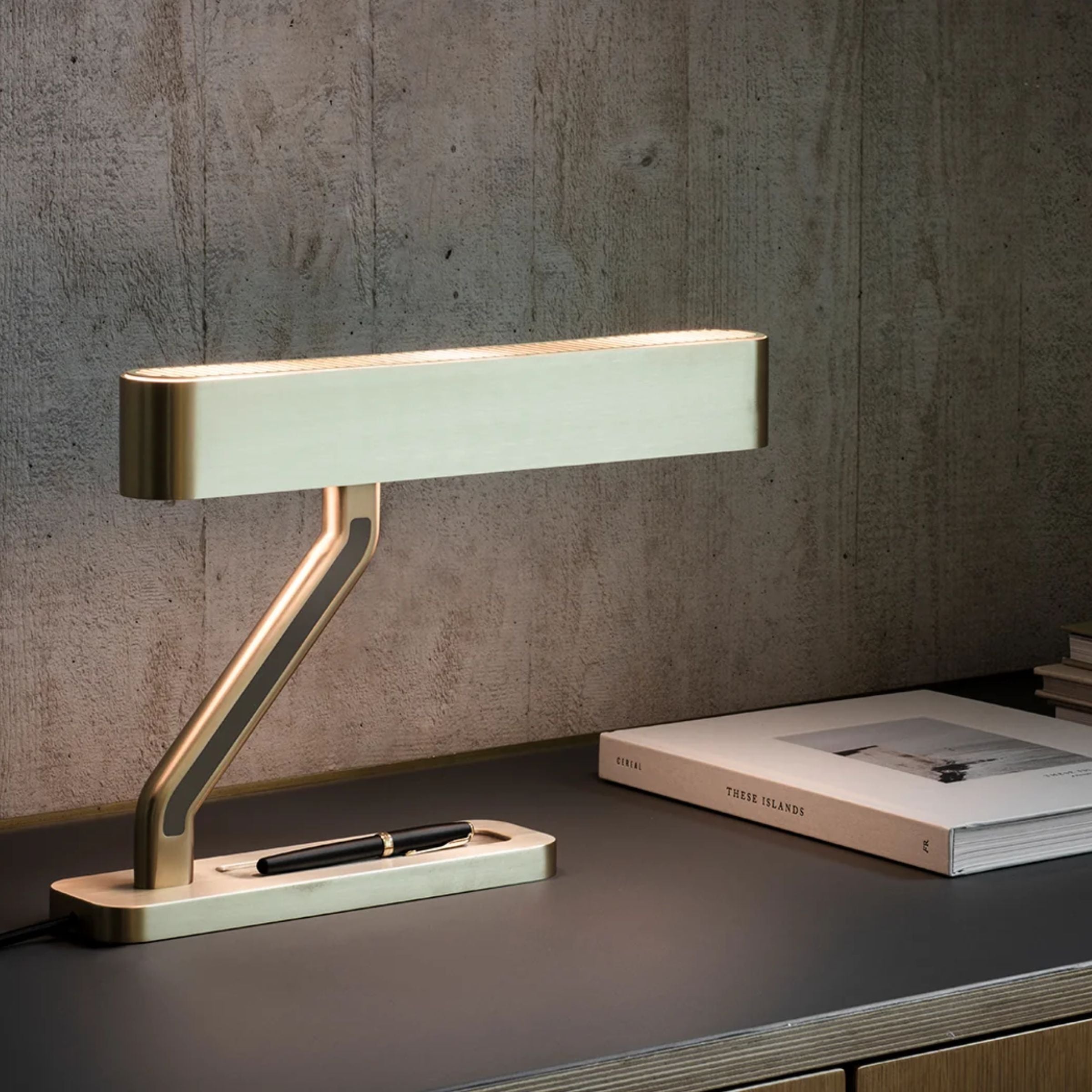 Lexy Table Lamp CY-LTD-1012 - Desk\table Lamps - ebarza Furniture UAE | Shop Modern Furniture in Abu Dhabi & Dubai - مفروشات ايبازرا في الامارات | تسوق اثاث عصري وديكورات مميزة في دبي وابوظبي