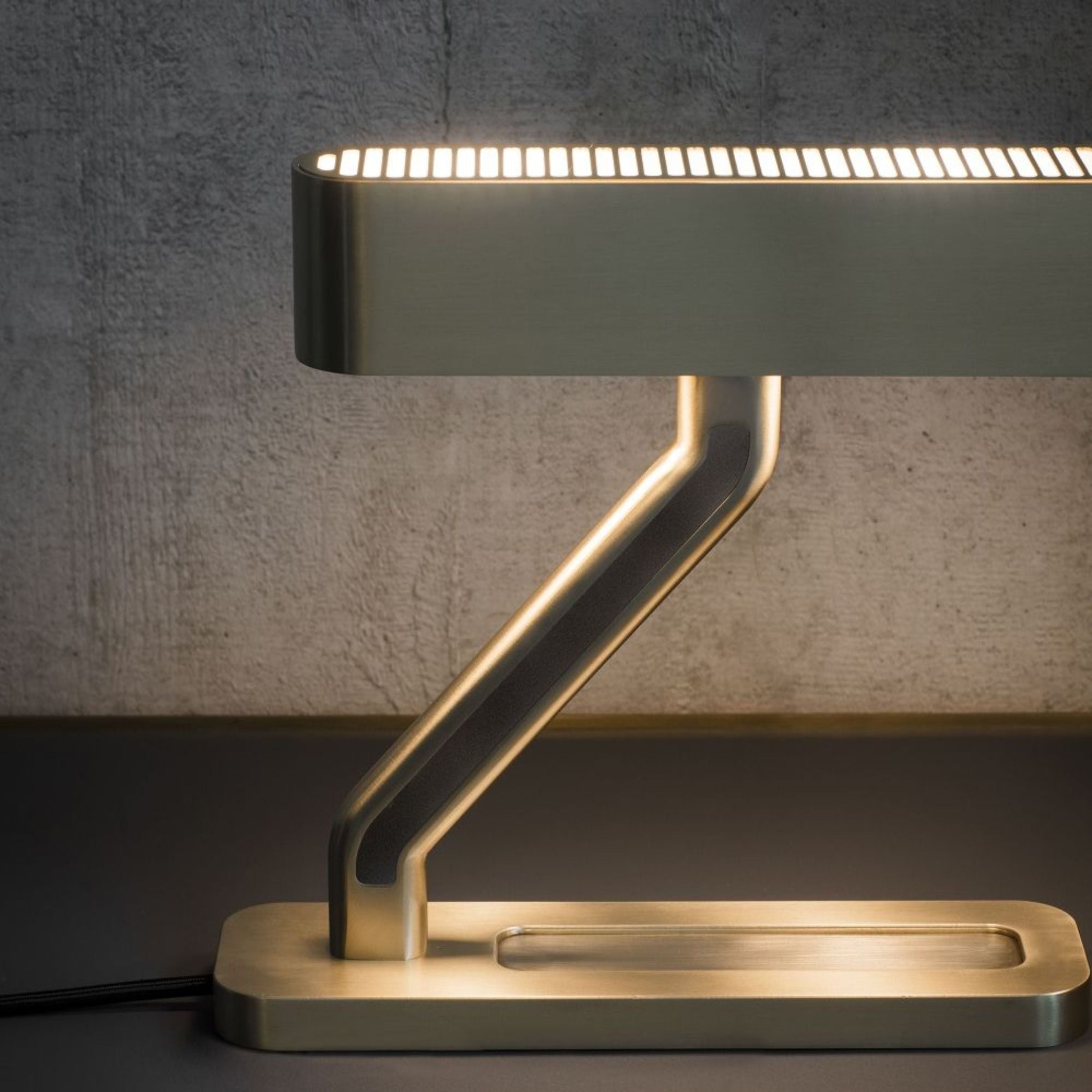 Lexy Table Lamp CY-LTD-1012 - Desk\table Lamps - ebarza Furniture UAE | Shop Modern Furniture in Abu Dhabi & Dubai - مفروشات ايبازرا في الامارات | تسوق اثاث عصري وديكورات مميزة في دبي وابوظبي