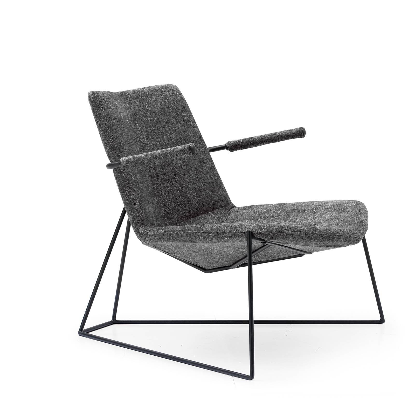 Lugano Lounge Chair Lc032. - Lounge Chairs - ebarza Furniture UAE | Shop Modern Furniture in Abu Dhabi & Dubai - مفروشات ايبازرا في الامارات | تسوق اثاث عصري وديكورات مميزة في دبي وابوظبي
