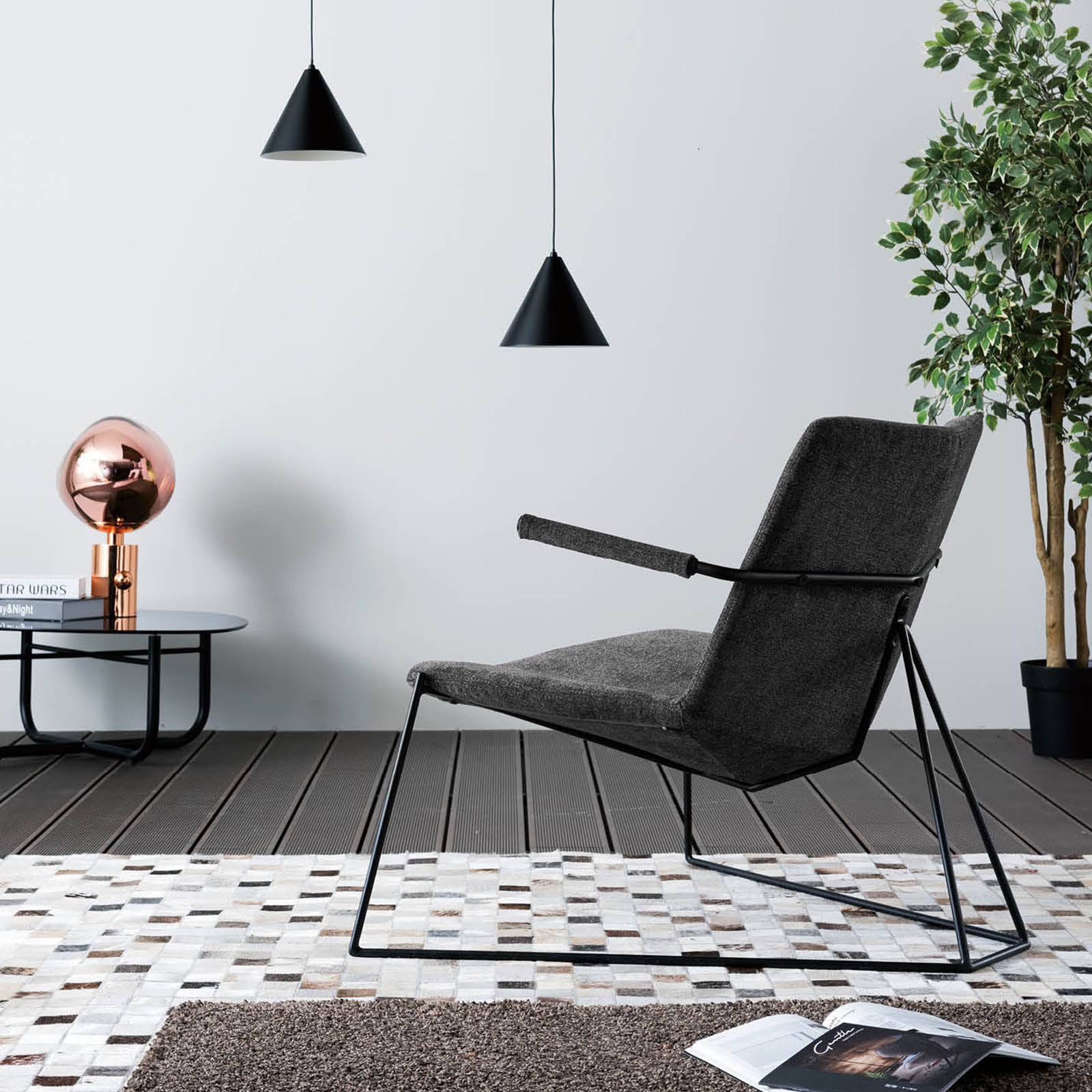 Lugano Lounge Chair Lc032. - Lounge Chairs - ebarza Furniture UAE | Shop Modern Furniture in Abu Dhabi & Dubai - مفروشات ايبازرا في الامارات | تسوق اثاث عصري وديكورات مميزة في دبي وابوظبي