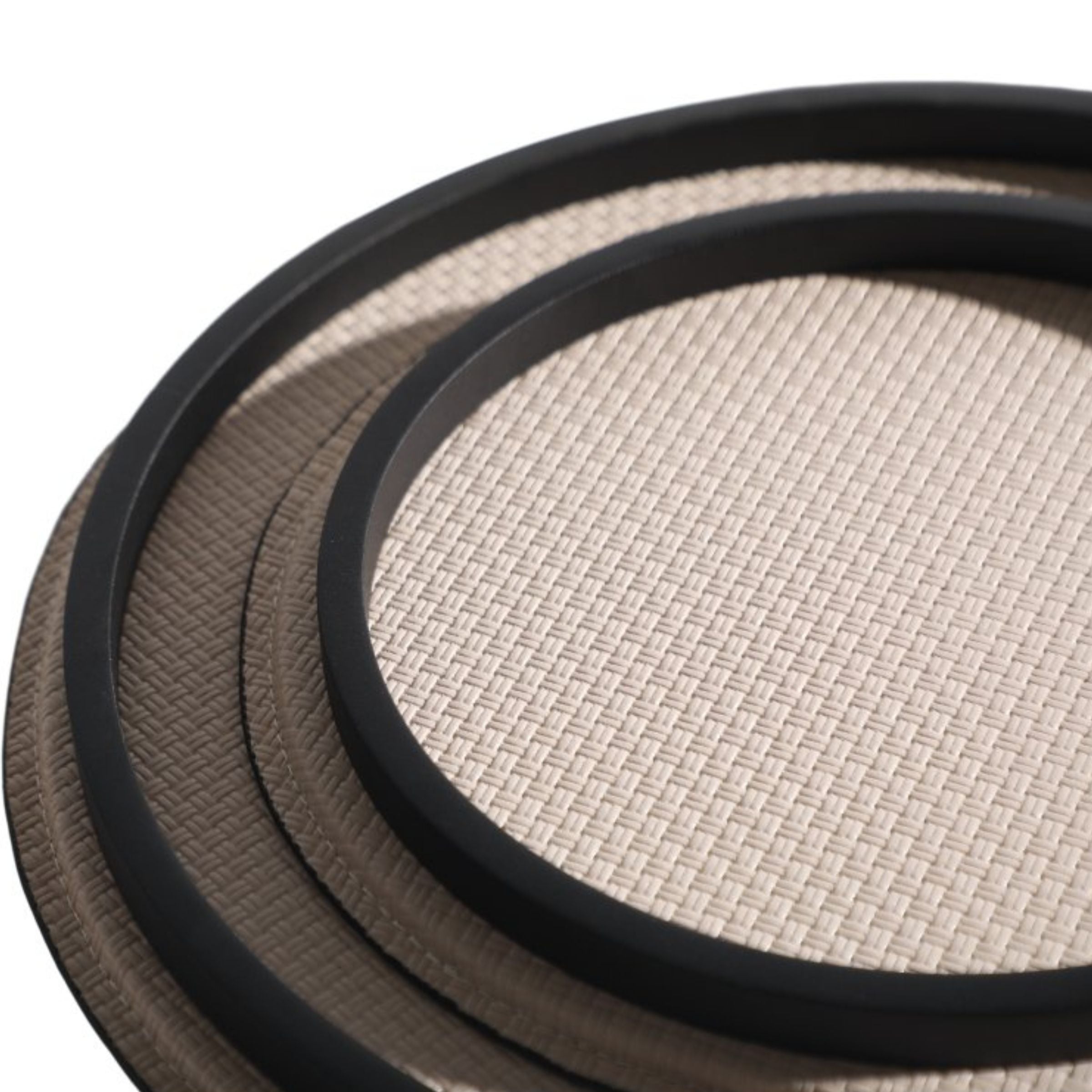 MIILK WHITE ROUND TRAY DT200744AL - Trays - ebarza Furniture UAE | Shop Modern Furniture in Abu Dhabi & Dubai - مفروشات ايبازرا في الامارات | تسوق اثاث عصري وديكورات مميزة في دبي وابوظبي