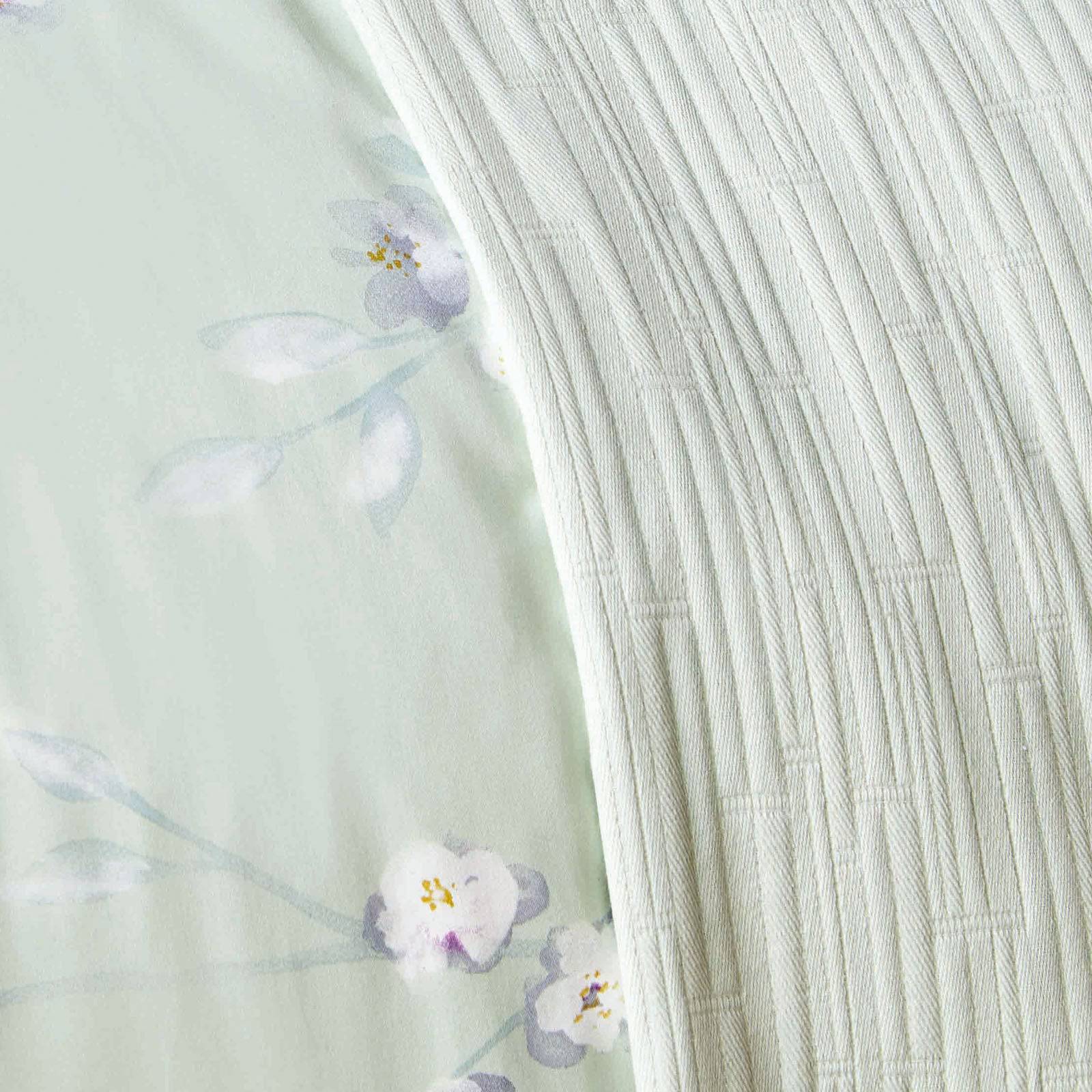 Nadia Yesil Saten Bedding Set 200.16.01.0086 - Bedding - ebarza Furniture UAE | Shop Modern Furniture in Abu Dhabi & Dubai - مفروشات ايبازرا في الامارات | تسوق اثاث عصري وديكورات مميزة في دبي وابوظبي