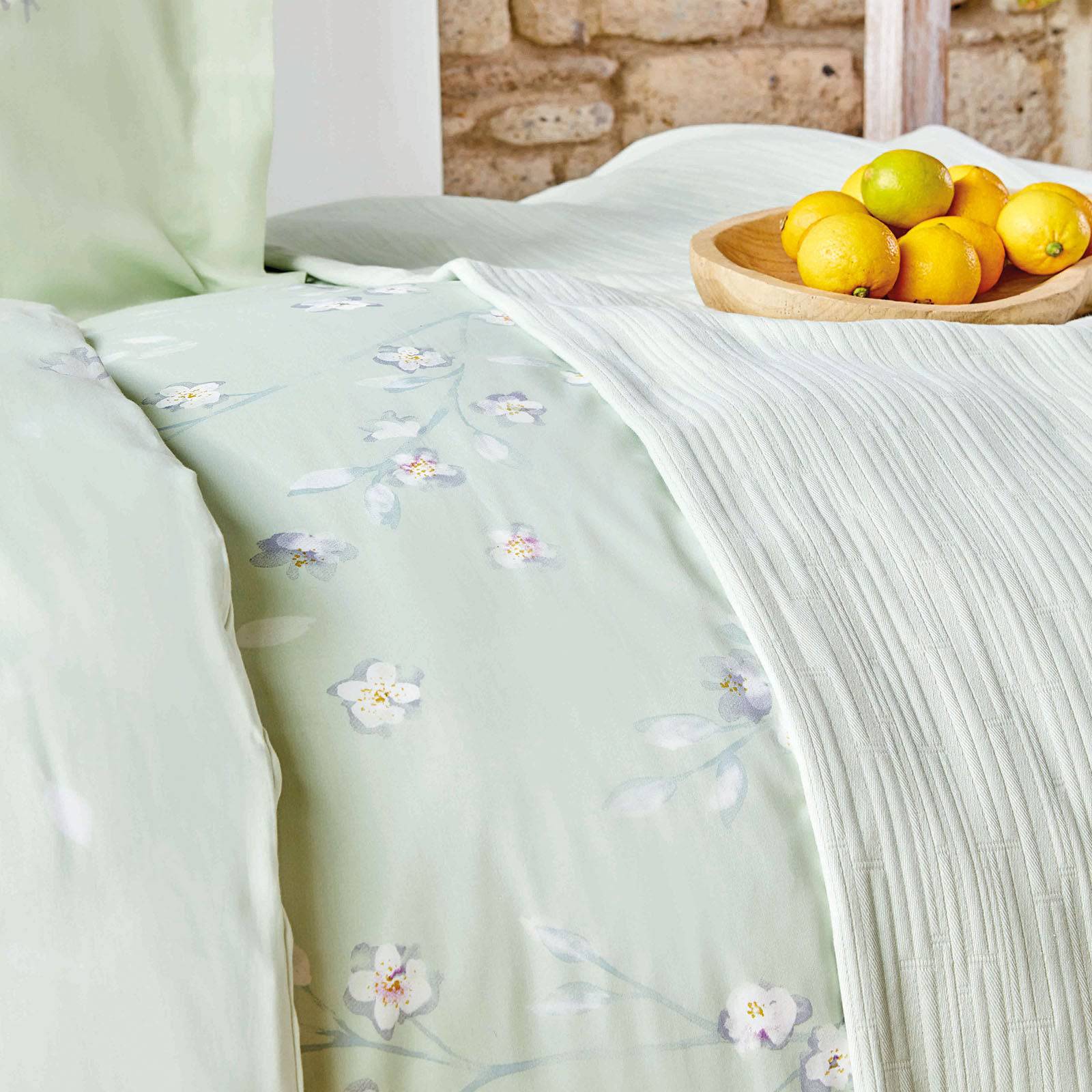 Nadia Yesil Saten Bedding Set 200.16.01.0086 - Bedding - ebarza Furniture UAE | Shop Modern Furniture in Abu Dhabi & Dubai - مفروشات ايبازرا في الامارات | تسوق اثاث عصري وديكورات مميزة في دبي وابوظبي