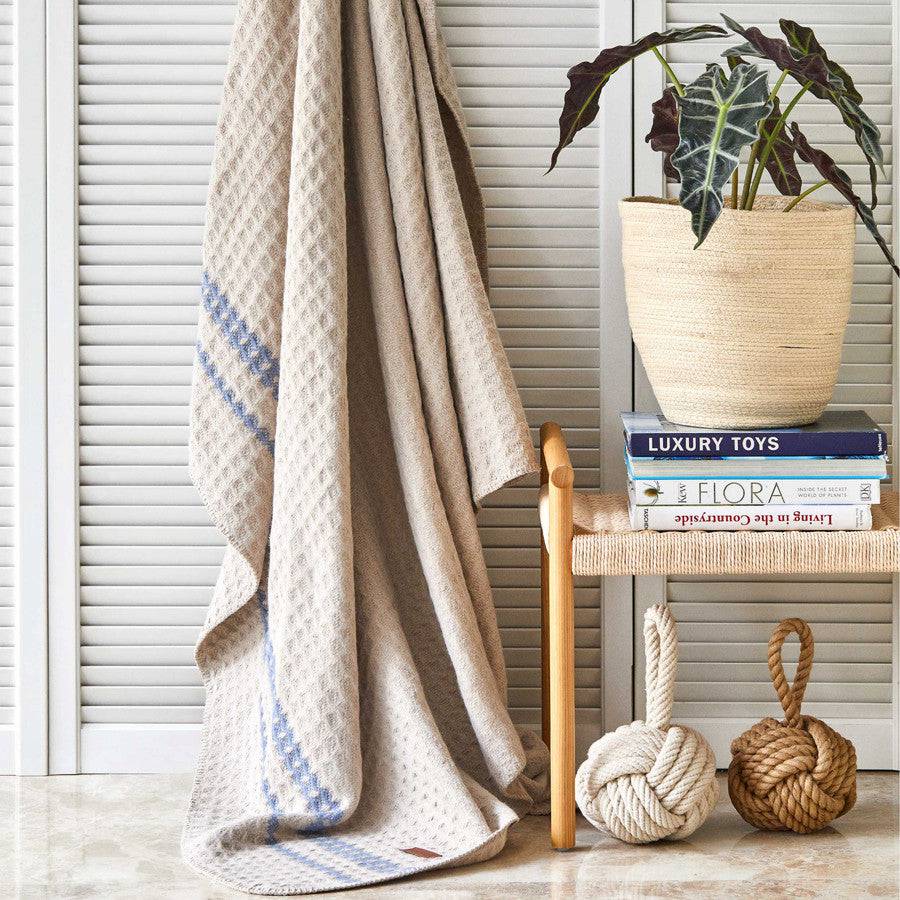 Nautica Home Liz Blanket Double Beige 200X220Cm 180.01.01.0040 - Blankets - ebarza Furniture UAE | Shop Modern Furniture in Abu Dhabi & Dubai - مفروشات ايبازرا في الامارات | تسوق اثاث عصري وديكورات مميزة في دبي وابوظبي