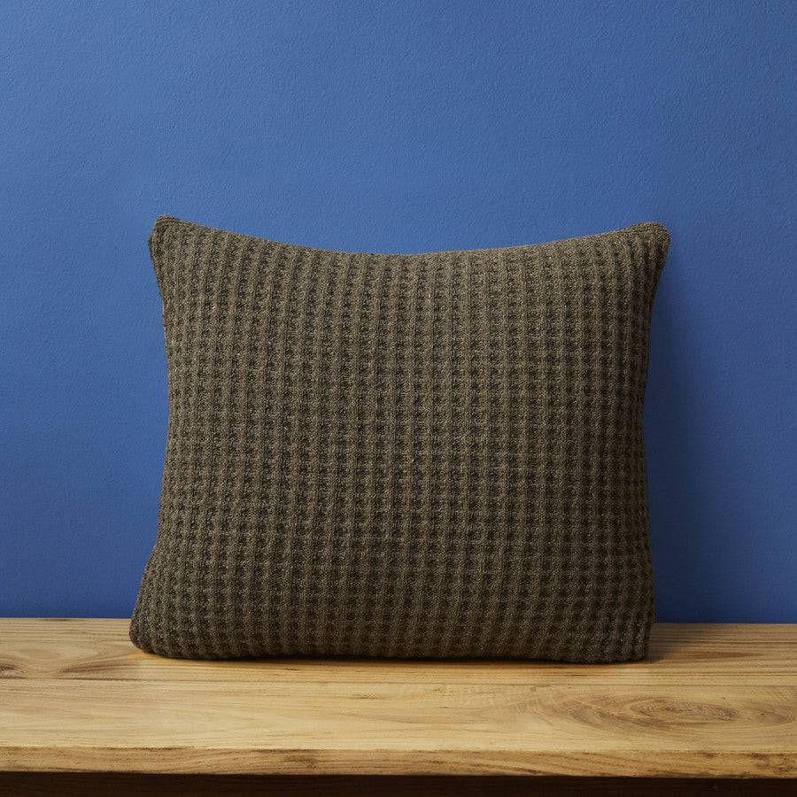 Nautica Home Waffle Anthracite Knitwear Filled Pillow 45X45 Cm 180.01.01.0386 - Cushions - ebarza Furniture UAE | Shop Modern Furniture in Abu Dhabi & Dubai - مفروشات ايبازرا في الامارات | تسوق اثاث عصري وديكورات مميزة في دبي وابوظبي