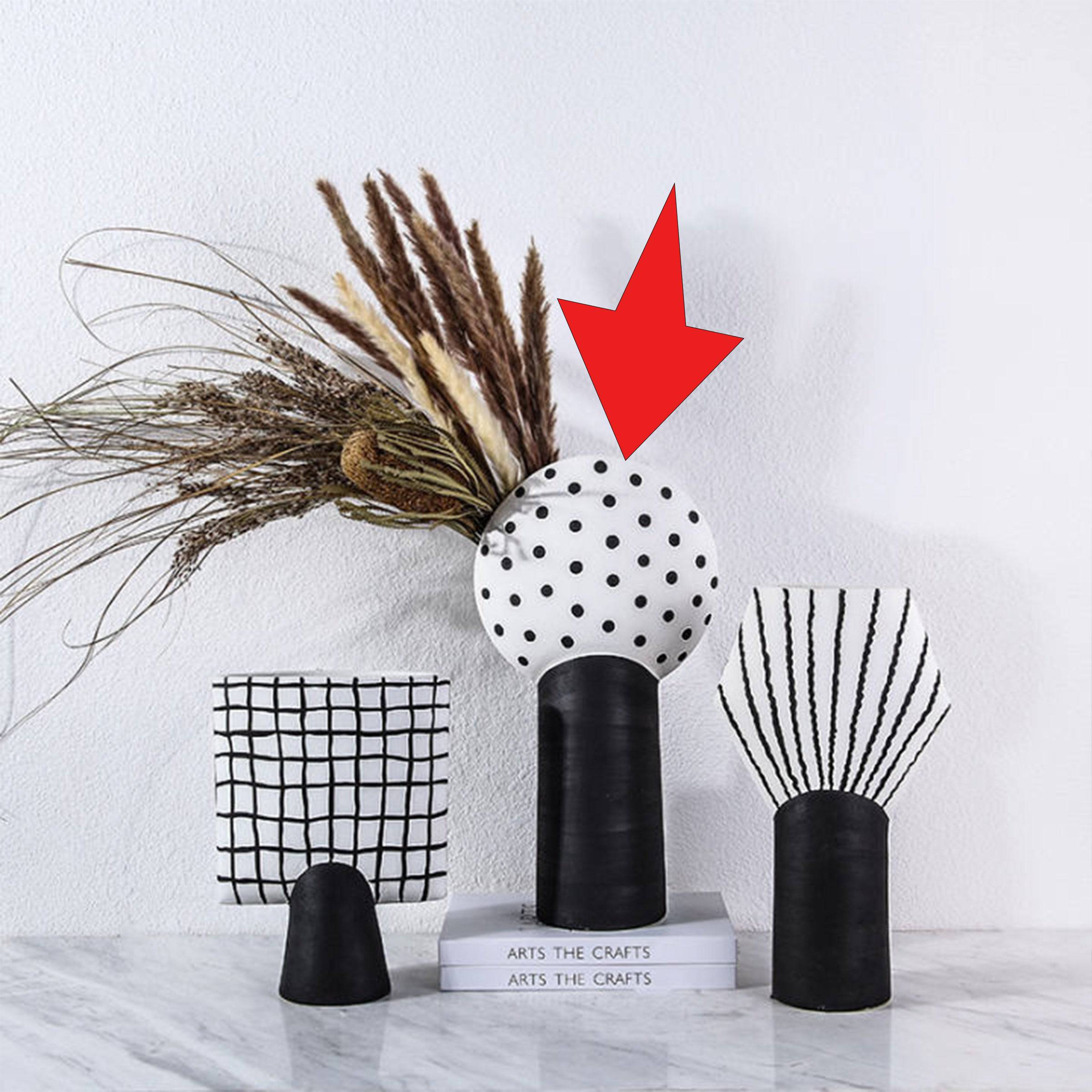 Pillar Vase -Black A Fa-D21023A - Home Decor Figurines - ebarza Furniture UAE | Shop Modern Furniture in Abu Dhabi & Dubai - مفروشات ايبازرا في الامارات | تسوق اثاث عصري وديكورات مميزة في دبي وابوظبي