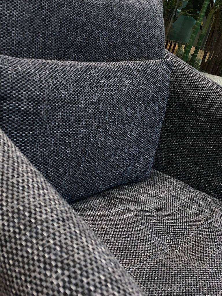 Reflex Armchair Ref029-Chair - Armchairs - ebarza Furniture UAE | Shop Modern Furniture in Abu Dhabi & Dubai - مفروشات ايبازرا في الامارات | تسوق اثاث عصري وديكورات مميزة في دبي وابوظبي