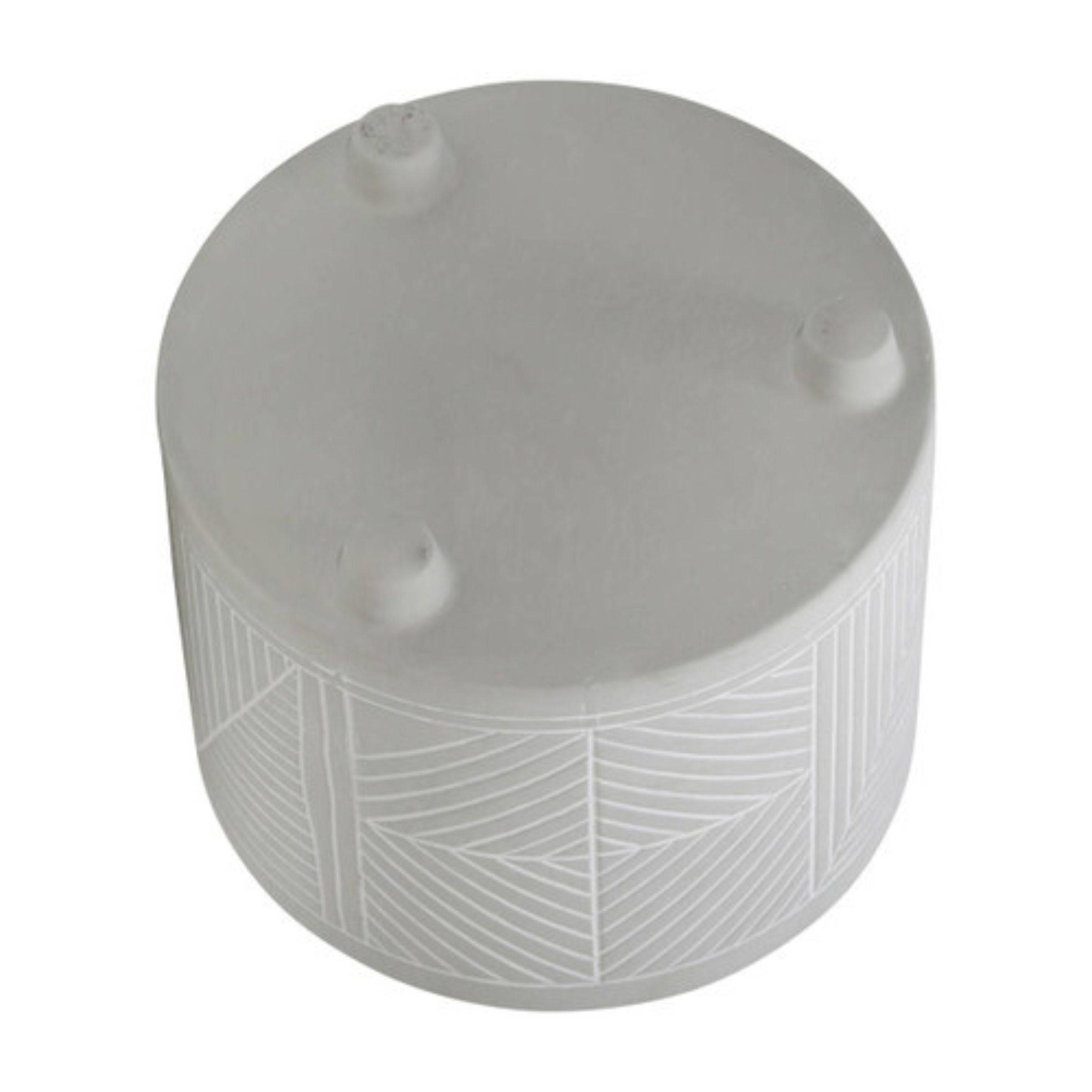 Set Of 2 Ceramic Diamond Footed Planter 25 And 30 Cm - Gray 15064-05 - Planter Boxes - ebarza Furniture UAE | Shop Modern Furniture in Abu Dhabi & Dubai - مفروشات ايبازرا في الامارات | تسوق اثاث عصري وديكورات مميزة في دبي وابوظبي