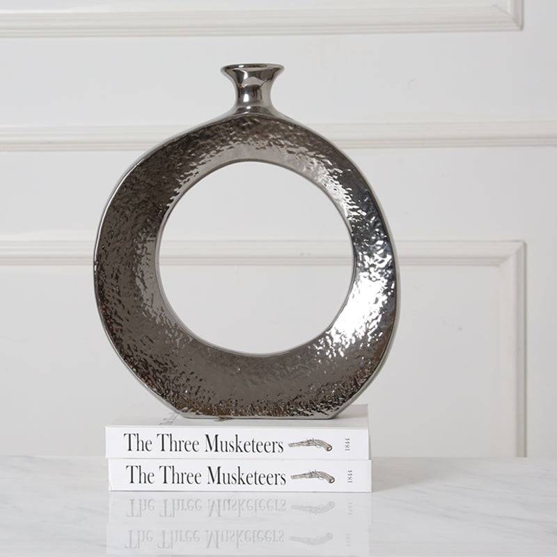 Silver Circle Vase-A Fa-D1960A - Vases - ebarza Furniture UAE | Shop Modern Furniture in Abu Dhabi & Dubai - مفروشات ايبازرا في الامارات | تسوق اثاث عصري وديكورات مميزة في دبي وابوظبي