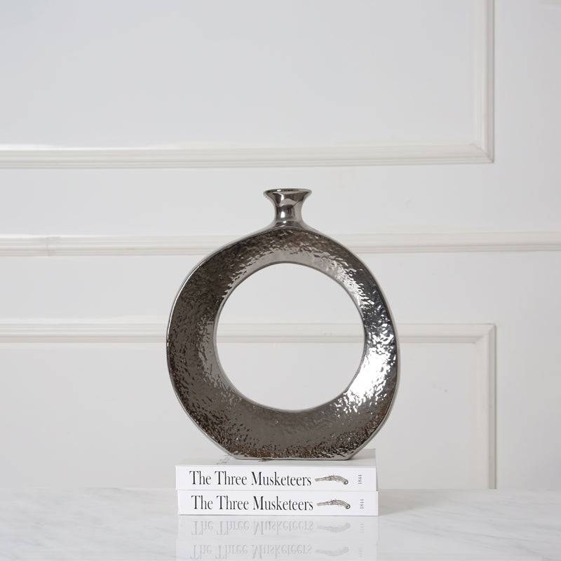 Silver Circle Vase-B Fa-D1960B - Vases - ebarza Furniture UAE | Shop Modern Furniture in Abu Dhabi & Dubai - مفروشات ايبازرا في الامارات | تسوق اثاث عصري وديكورات مميزة في دبي وابوظبي
