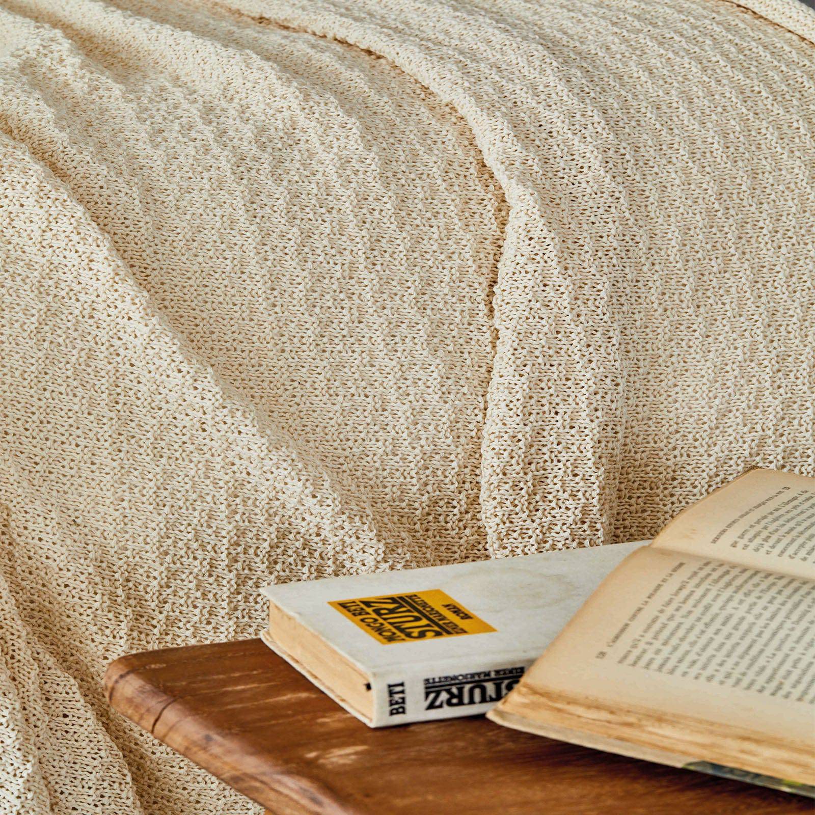 Silvio Gold Nevi Bedding Set 200.16.01.0195 - Bedding - ebarza Furniture UAE | Shop Modern Furniture in Abu Dhabi & Dubai - مفروشات ايبازرا في الامارات | تسوق اثاث عصري وديكورات مميزة في دبي وابوظبي