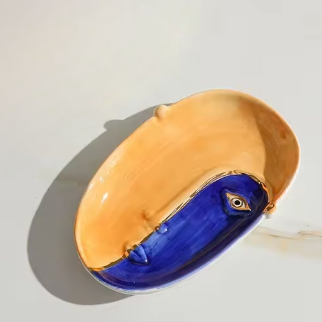 Smart Eye Abstract Plate With Portrait Detail -B FD-D24052B - Plates - ebarza Furniture UAE | Shop Modern Furniture in Abu Dhabi & Dubai - مفروشات ايبازرا في الامارات | تسوق اثاث عصري وديكورات مميزة في دبي وابوظبي