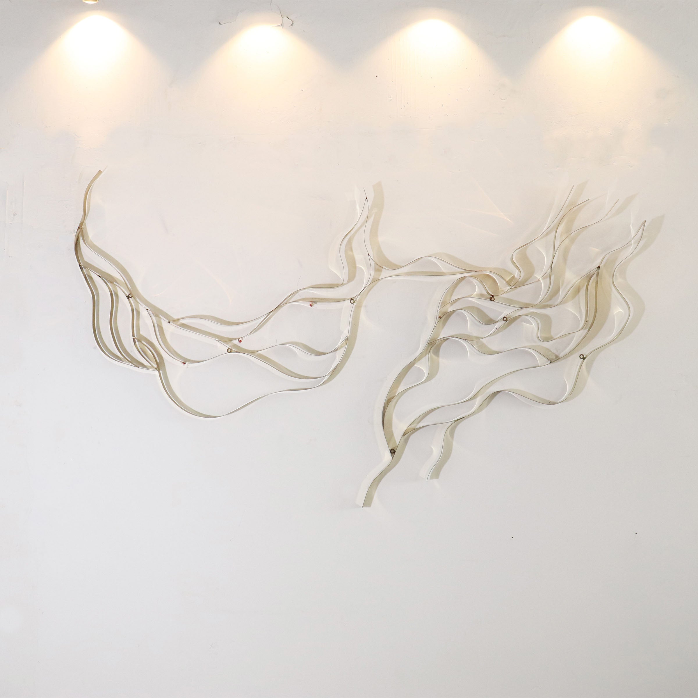 Wind Handcrafted Stainless Steel Artwork Bg2020027 - Artwork - ebarza Furniture UAE | Shop Modern Furniture in Abu Dhabi & Dubai - مفروشات ايبازرا في الامارات | تسوق اثاث عصري وديكورات مميزة في دبي وابوظبي