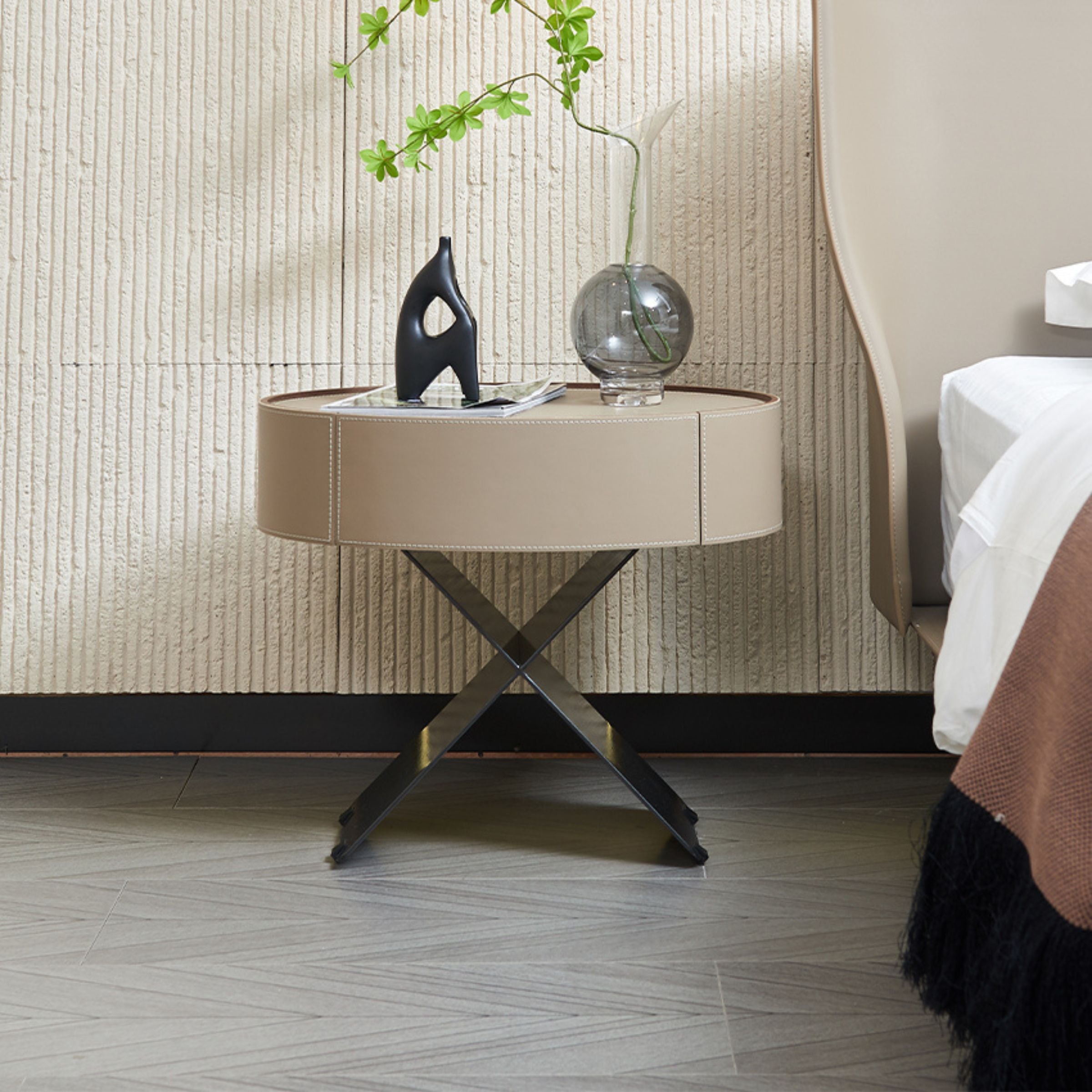 Xo Saddle Leather Side Table MLL-T66 - Side Tables - ebarza Furniture UAE | Shop Modern Furniture in Abu Dhabi & Dubai - مفروشات ايبازرا في الامارات | تسوق اثاث عصري وديكورات مميزة في دبي وابوظبي