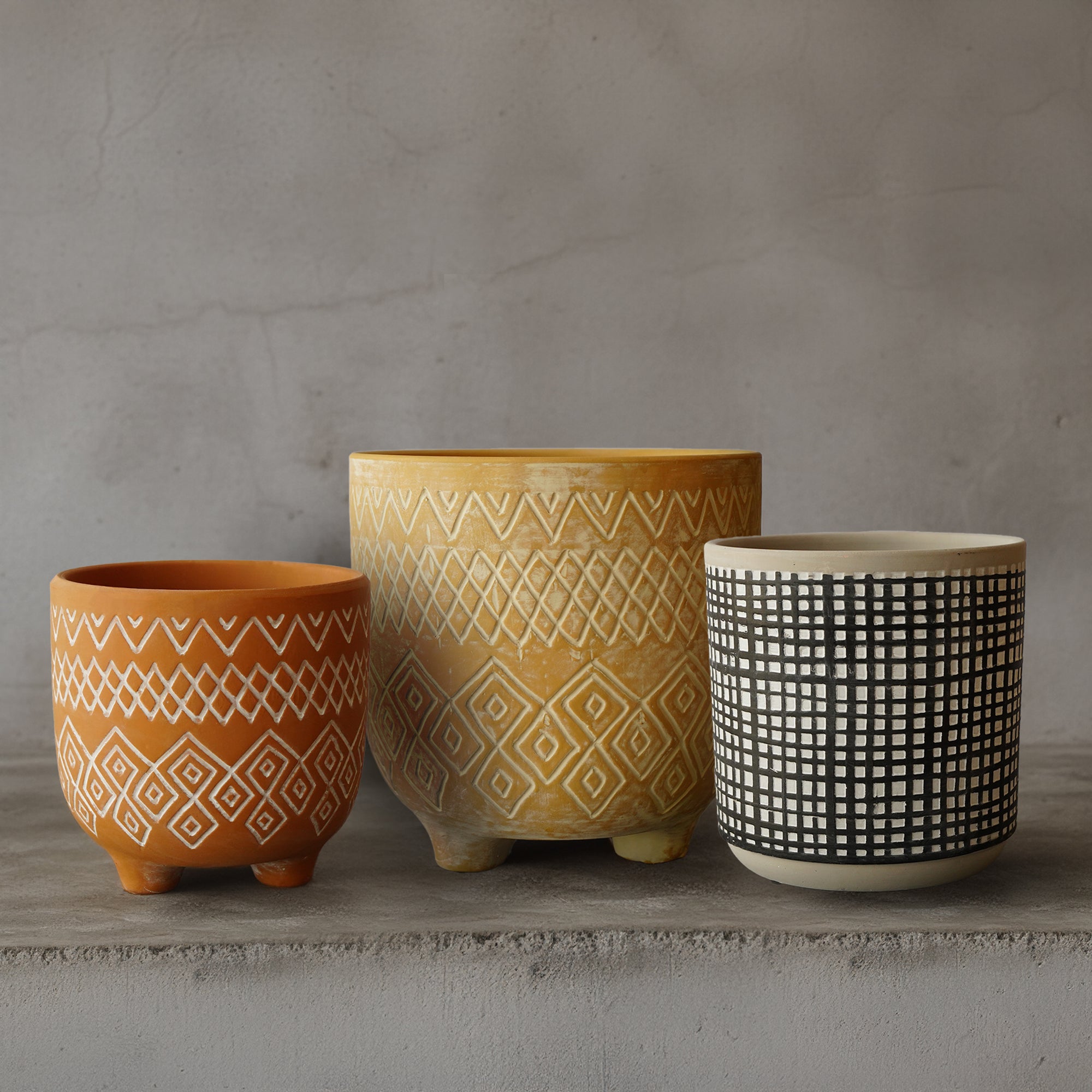 Triangular Terracotta Outdoor/Indoor Planter Box CML 8072D-187 - Planter Boxes - ebarza Furniture UAE | Shop Modern Furniture in Abu Dhabi & Dubai - مفروشات ايبازرا في الامارات | تسوق اثاث عصري وديكورات مميزة في دبي وابوظبي