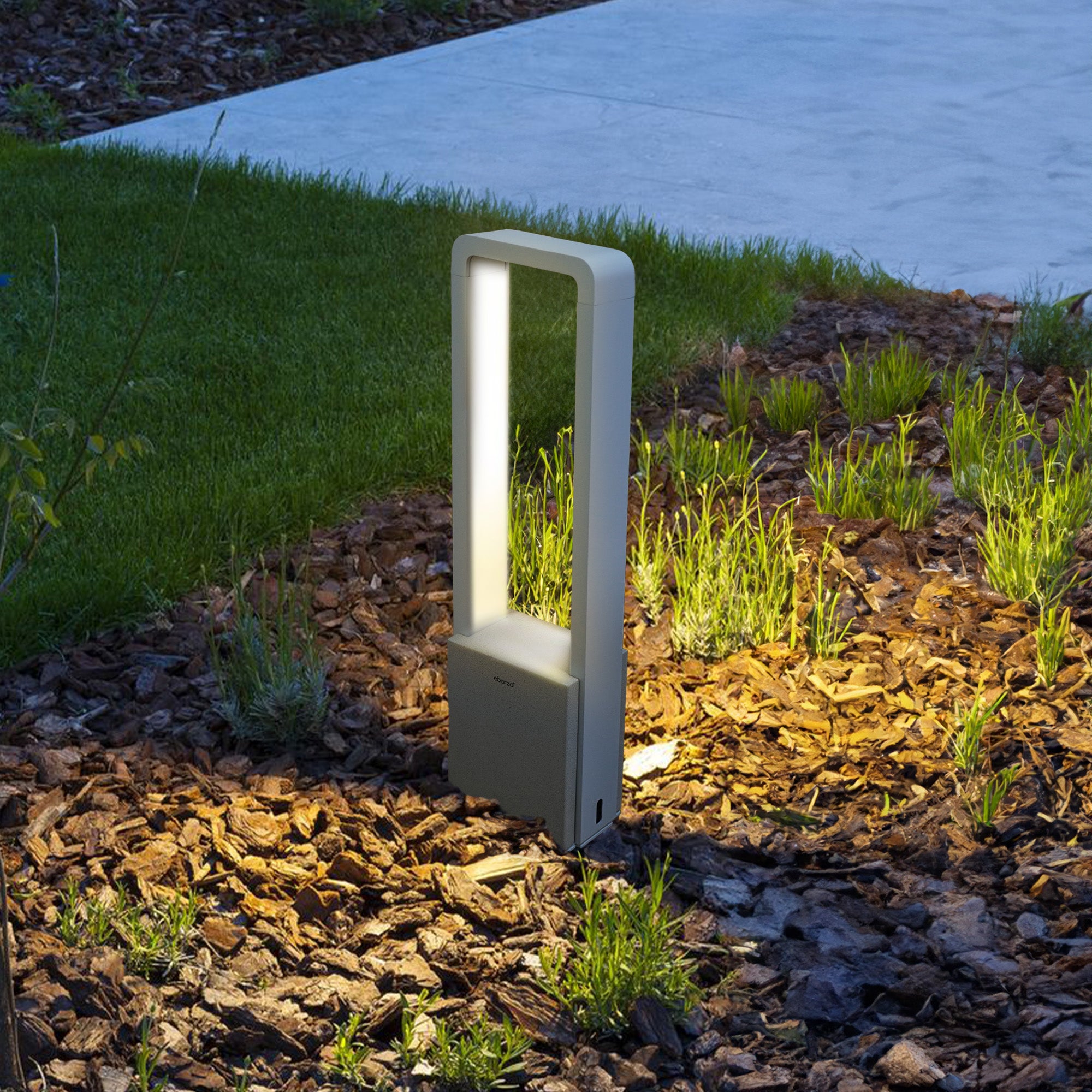 Yingjiao Outdoor Lamp MO-7104W - Outdoor lightings - ebarza Furniture UAE | Shop Modern Furniture in Abu Dhabi & Dubai - مفروشات ايبازرا في الامارات | تسوق اثاث عصري وديكورات مميزة في دبي وابوظبي