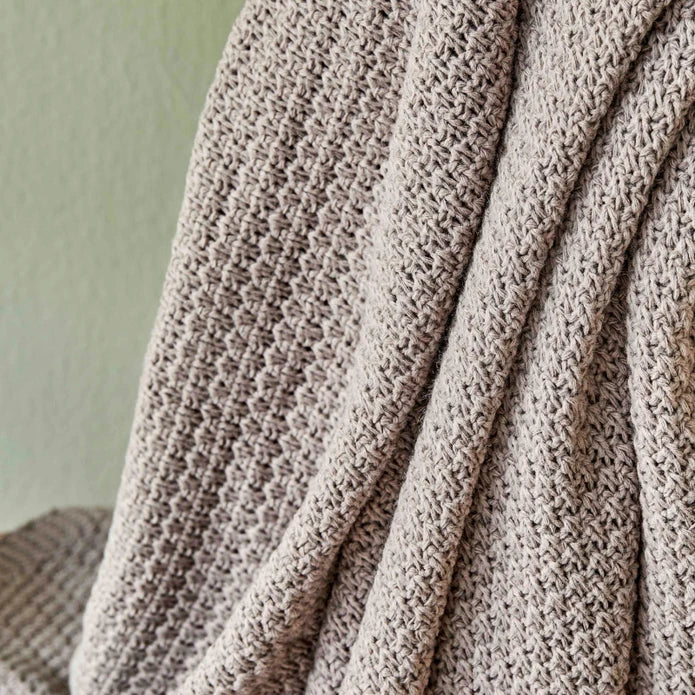 Karaca Home Back To Basic Mink Single Knitted Blanket 200.18.01.0116 - Blankets - ebarza Furniture UAE | Shop Modern Furniture in Abu Dhabi & Dubai - مفروشات ايبازرا في الامارات | تسوق اثاث عصري وديكورات مميزة في دبي وابوظبي