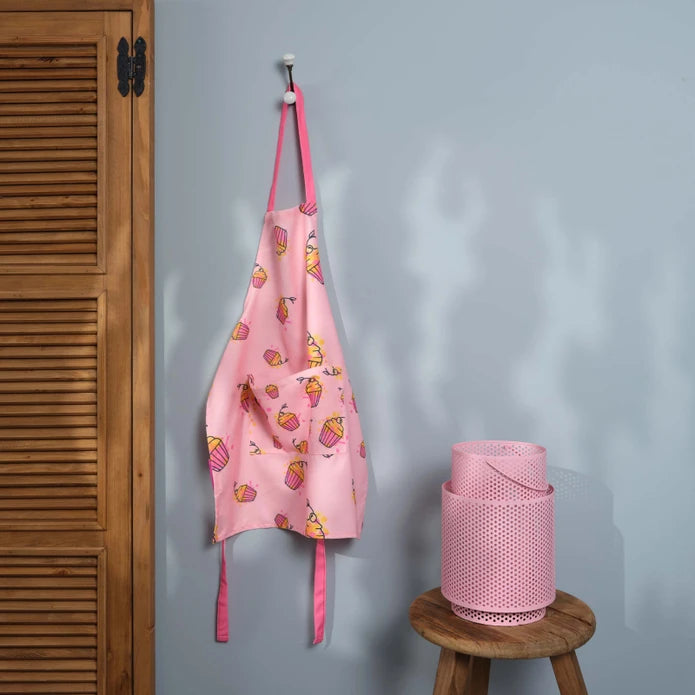 Karaca Sarah Anderson Cupcake Pink Kids Kitchen Apron 160.02.01.0726 - Kitchen Appliances - ebarza Furniture UAE | Shop Modern Furniture in Abu Dhabi & Dubai - مفروشات ايبازرا في الامارات | تسوق اثاث عصري وديكورات مميزة في دبي وابوظبي