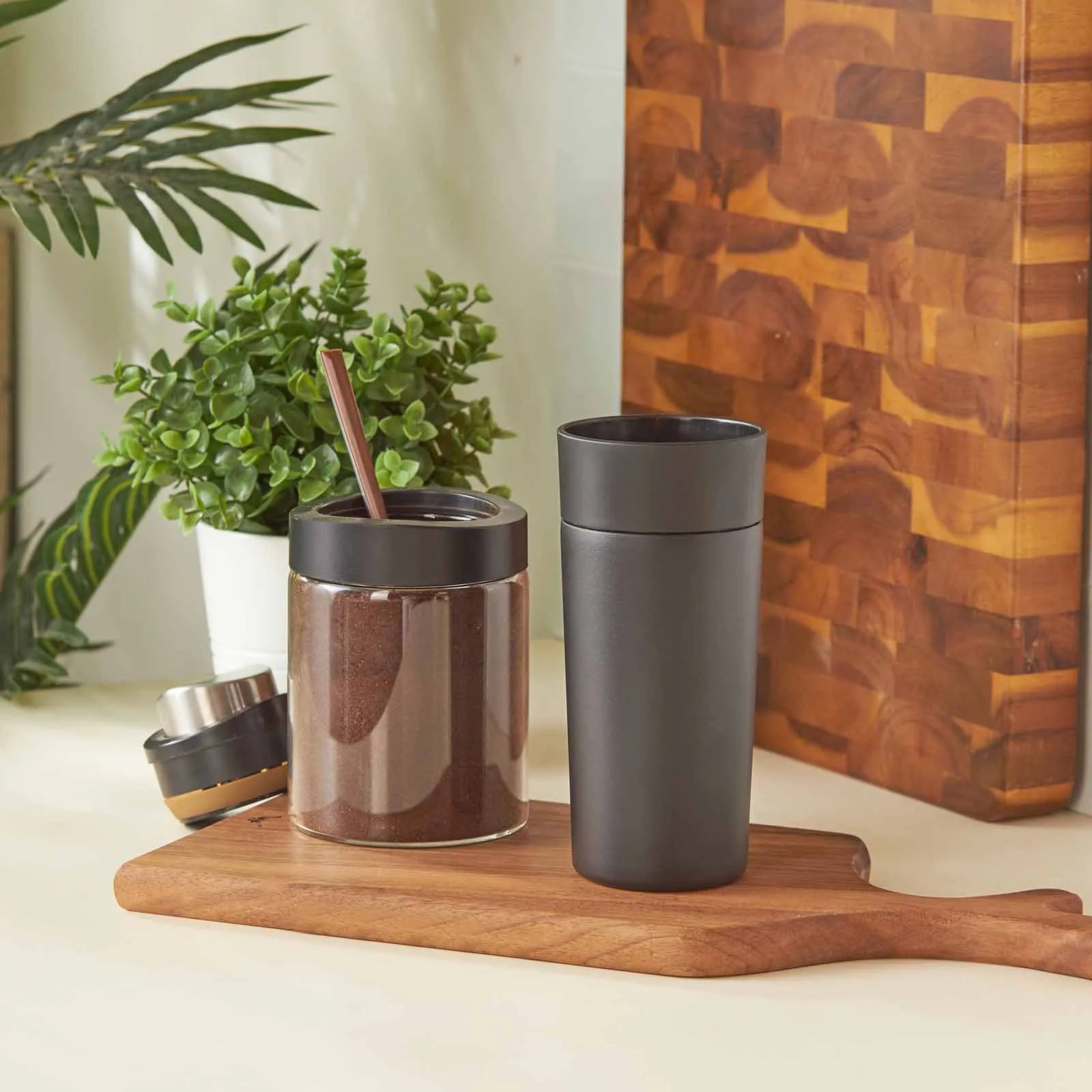 Karaca Sedor Black Thermos 350 Ml 153.03.06.5668 - Drinkware - ebarza Furniture UAE | Shop Modern Furniture in Abu Dhabi & Dubai - مفروشات ايبازرا في الامارات | تسوق اثاث عصري وديكورات مميزة في دبي وابوظبي