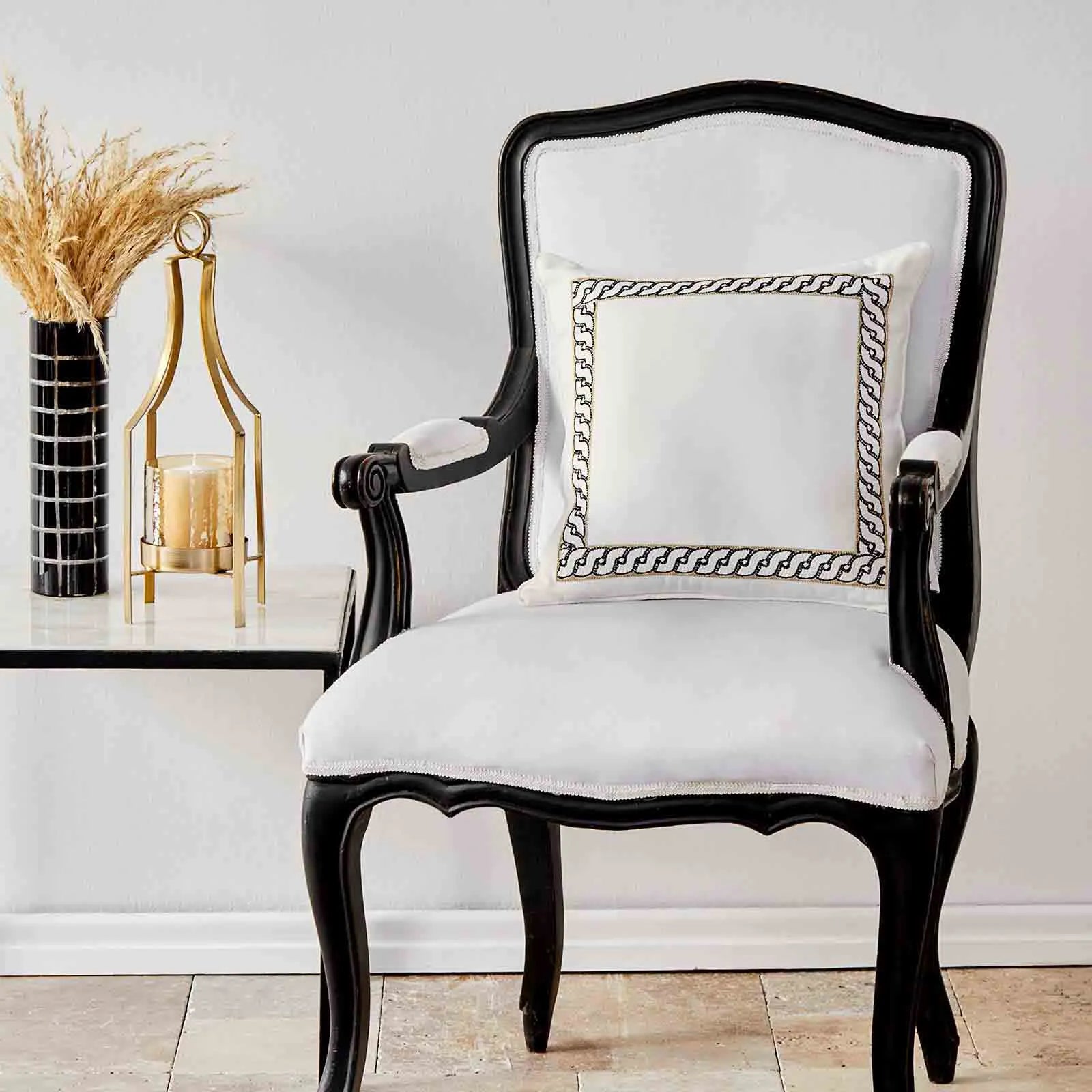 Karaca Home Belkis Zeugma Ecru Embroidered Filled Pillow 200.18.01.0267 - Cushions - ebarza Furniture UAE | Shop Modern Furniture in Abu Dhabi & Dubai - مفروشات ايبازرا في الامارات | تسوق اثاث عصري وديكورات مميزة في دبي وابوظبي