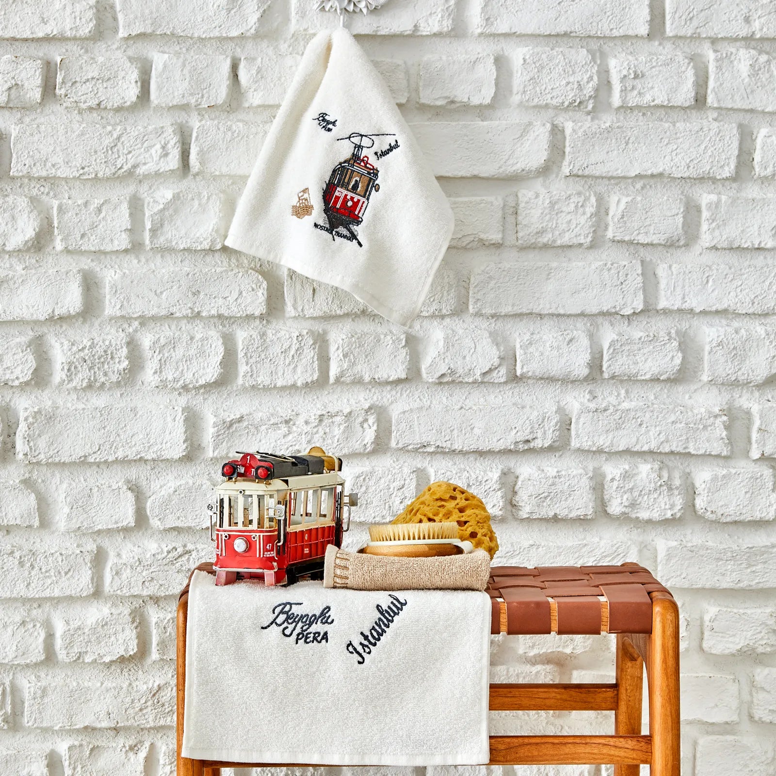 Karaca Home Beyoğlu Beige 100% Cotton Embroidered 3-Piece Towel Set 30X50 Cm 200.19.01.0539 - Towels - ebarza Furniture UAE | Shop Modern Furniture in Abu Dhabi & Dubai - مفروشات ايبازرا في الامارات | تسوق اثاث عصري وديكورات مميزة في دبي وابوظبي