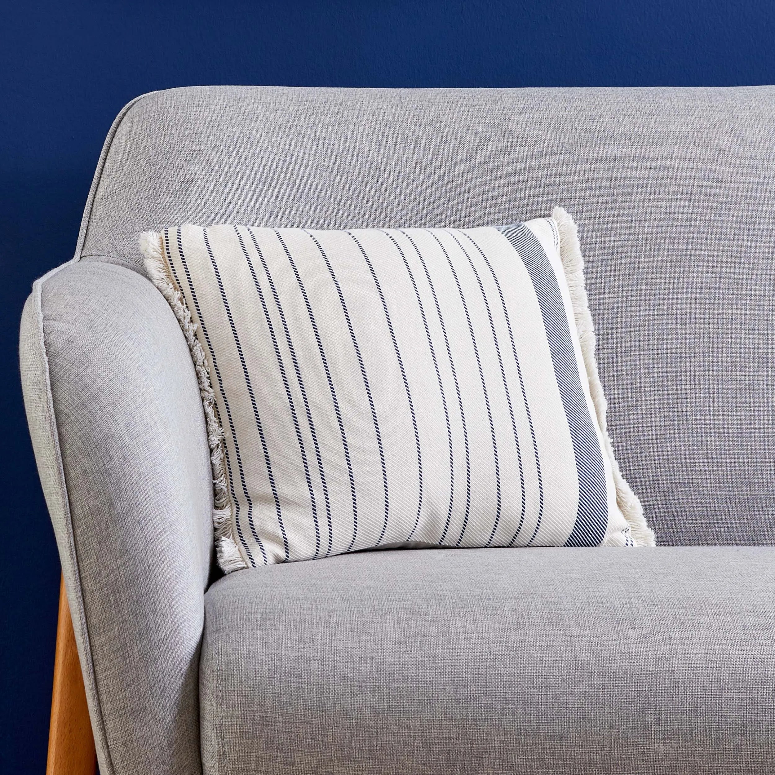 Karaca Nautica Home Land Tasseled 100% Cotton Internal Filled Throw Pillow 35X50 Cm 180.01.01.0783 - Cushions - ebarza Furniture UAE | Shop Modern Furniture in Abu Dhabi & Dubai - مفروشات ايبازرا في الامارات | تسوق اثاث عصري وديكورات مميزة في دبي وابوظبي