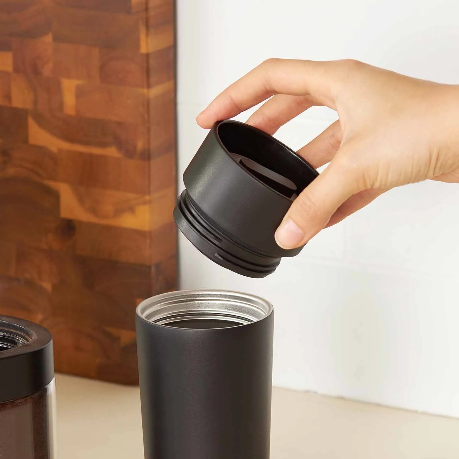 Karaca Sedor Black Thermos 350 Ml 153.03.06.5668 - Drinkware - ebarza Furniture UAE | Shop Modern Furniture in Abu Dhabi & Dubai - مفروشات ايبازرا في الامارات | تسوق اثاث عصري وديكورات مميزة في دبي وابوظبي